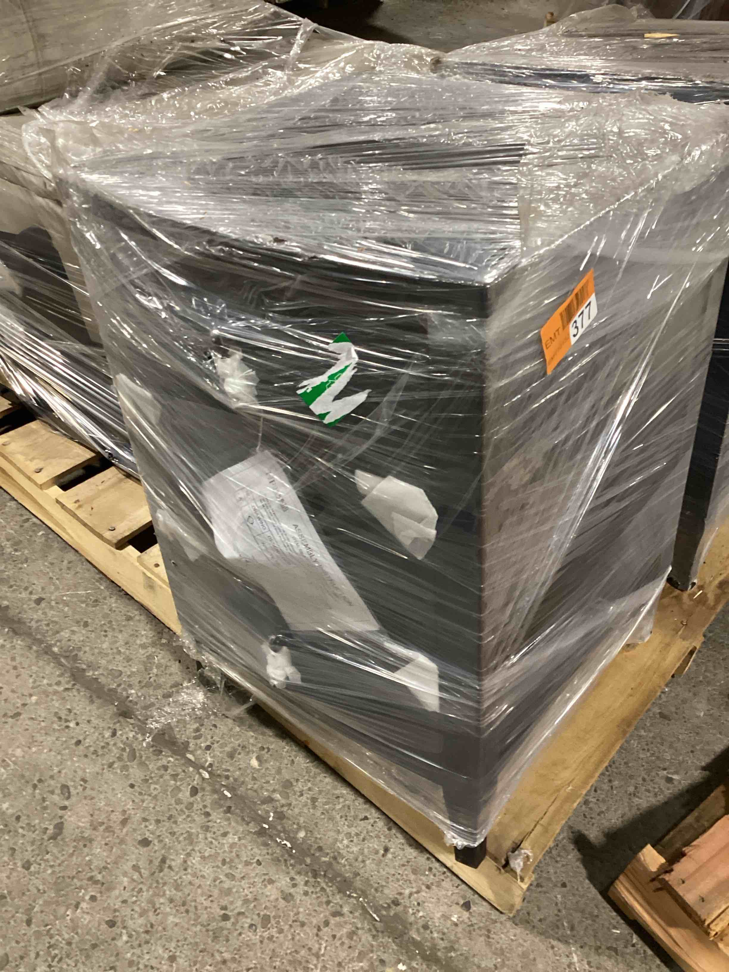 https://s3.amazonaws.com/lotting-images-prod/bidfta/YEL6391102_1714661118826.jpeg