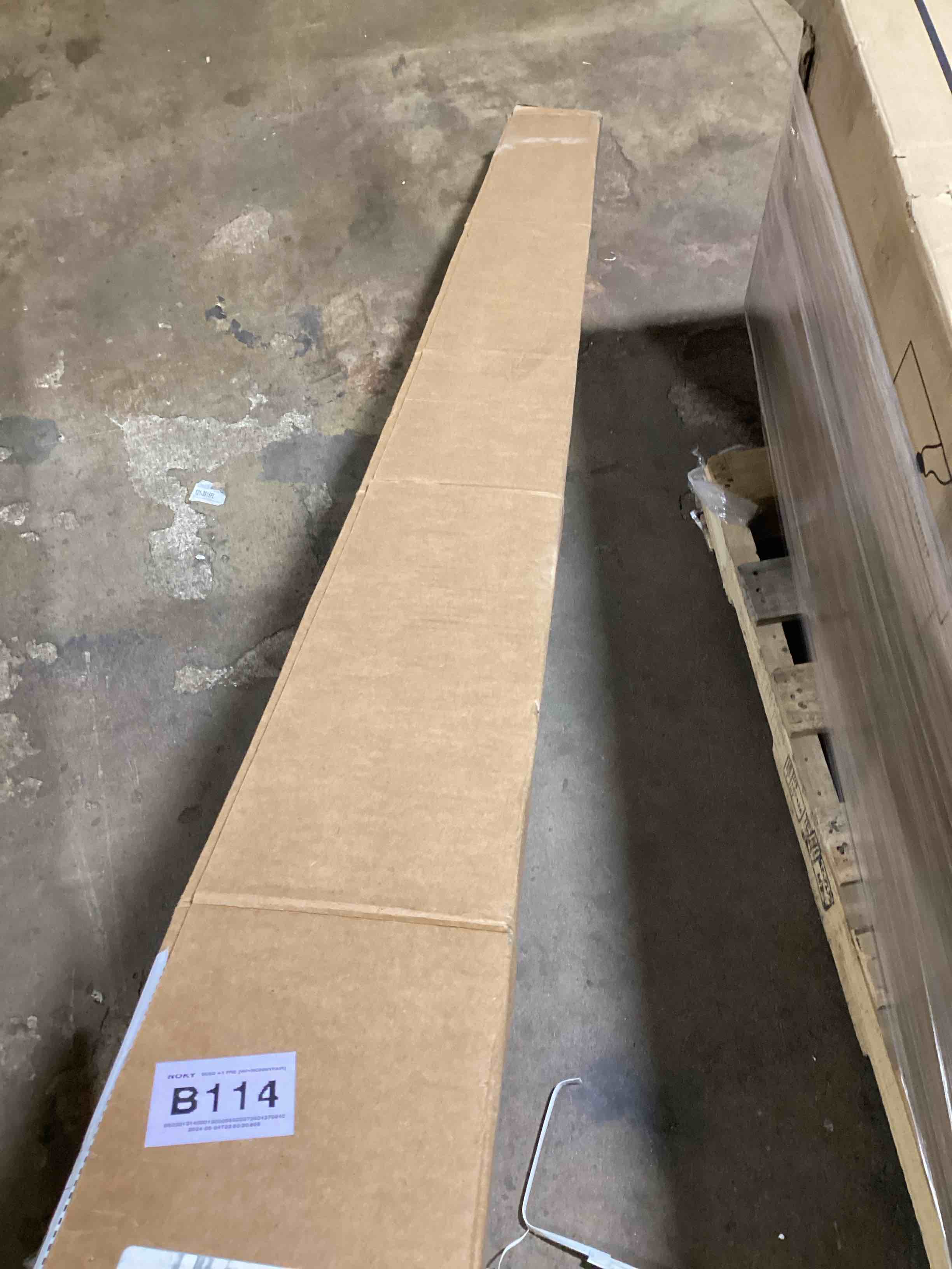 https://s3.amazonaws.com/lotting-images-prod/bidfta/YEL6391281_1715085385082.jpeg