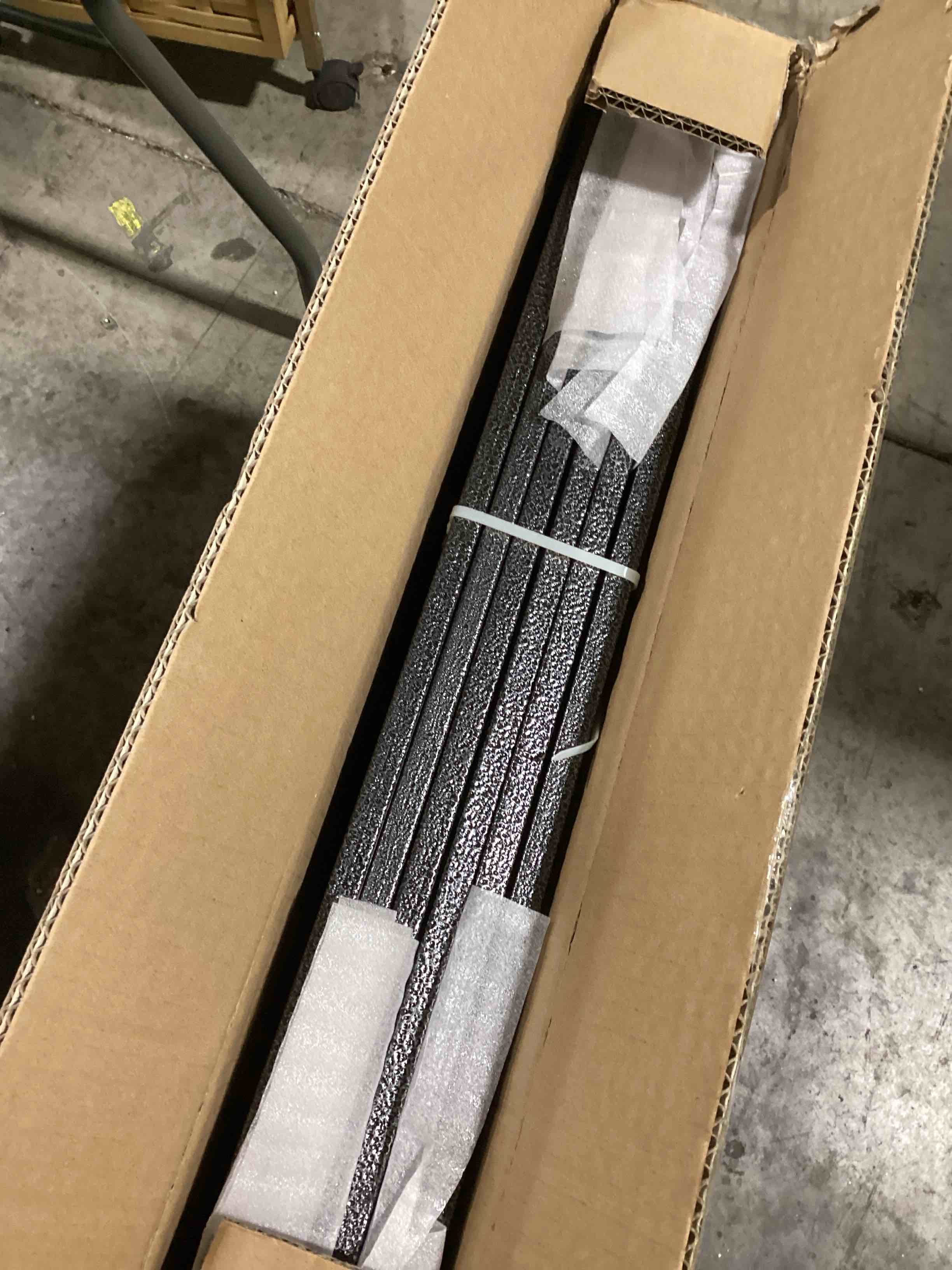 https://s3.amazonaws.com/lotting-images-prod/bidfta/YEL6391780_1715699694616.jpeg