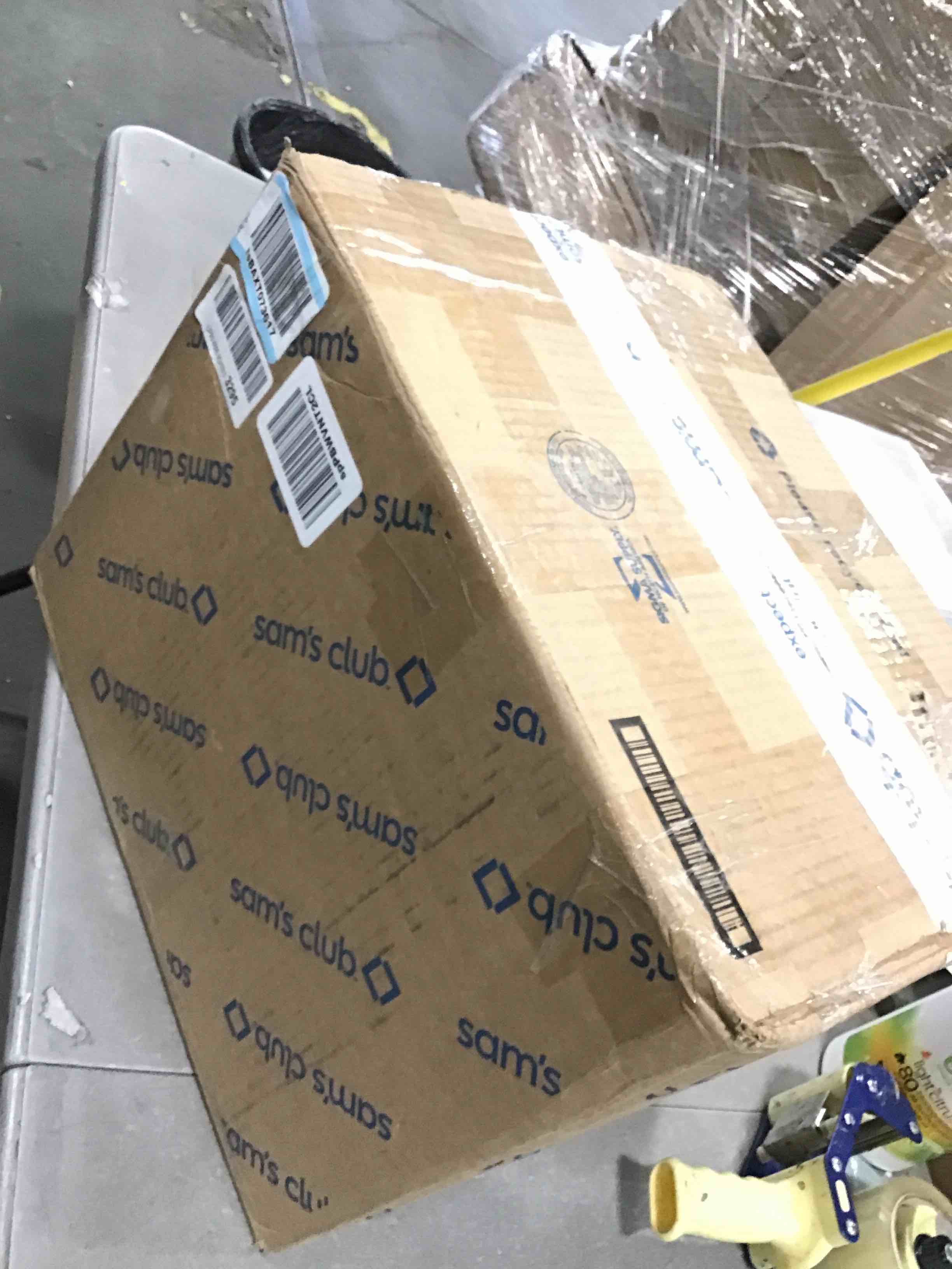 https://s3.amazonaws.com/lotting-images-prod/bidfta/YEL6392014_1715026699251.jpeg