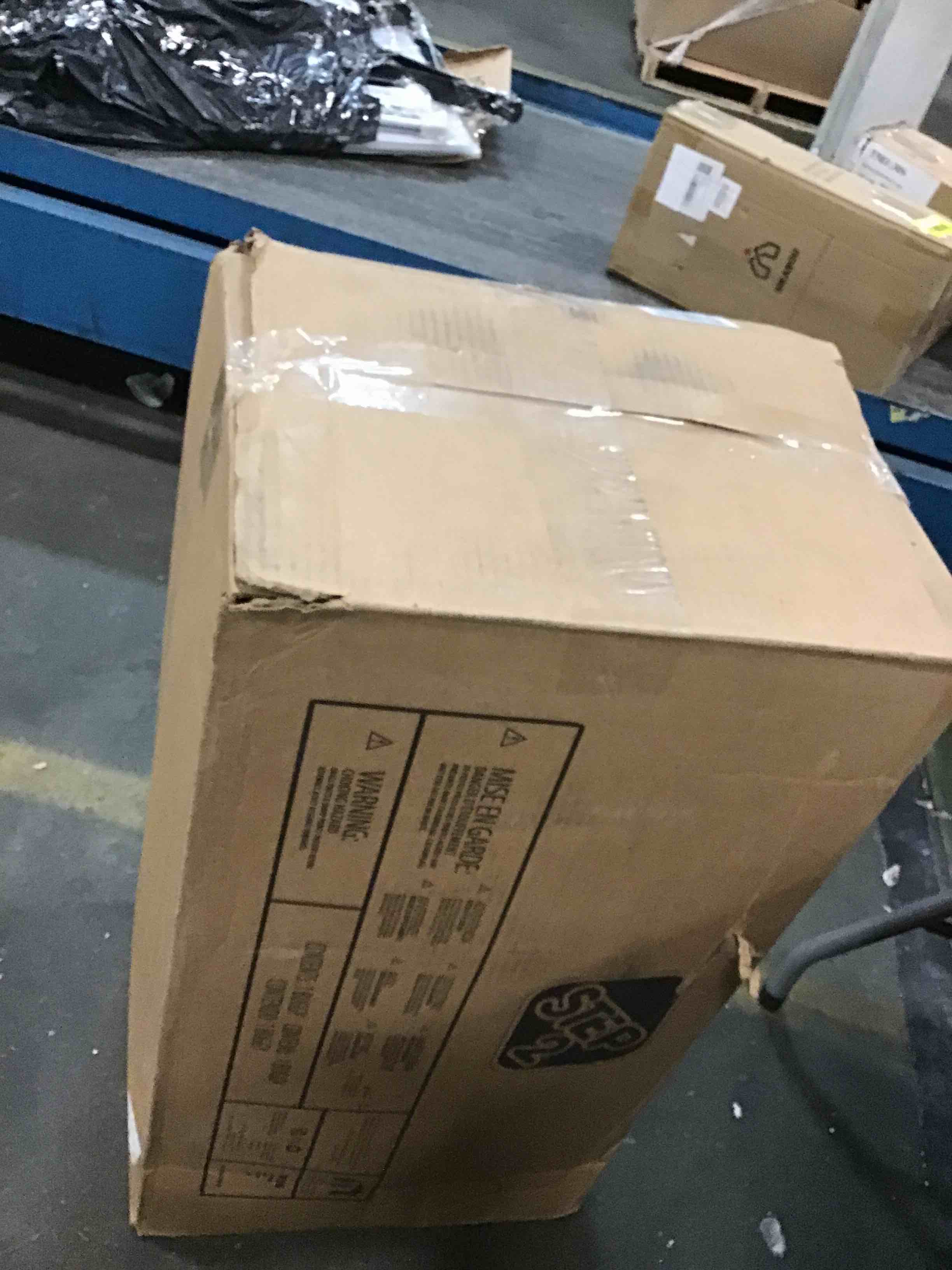 https://s3.amazonaws.com/lotting-images-prod/bidfta/YEL6392023_1715079554449.jpeg