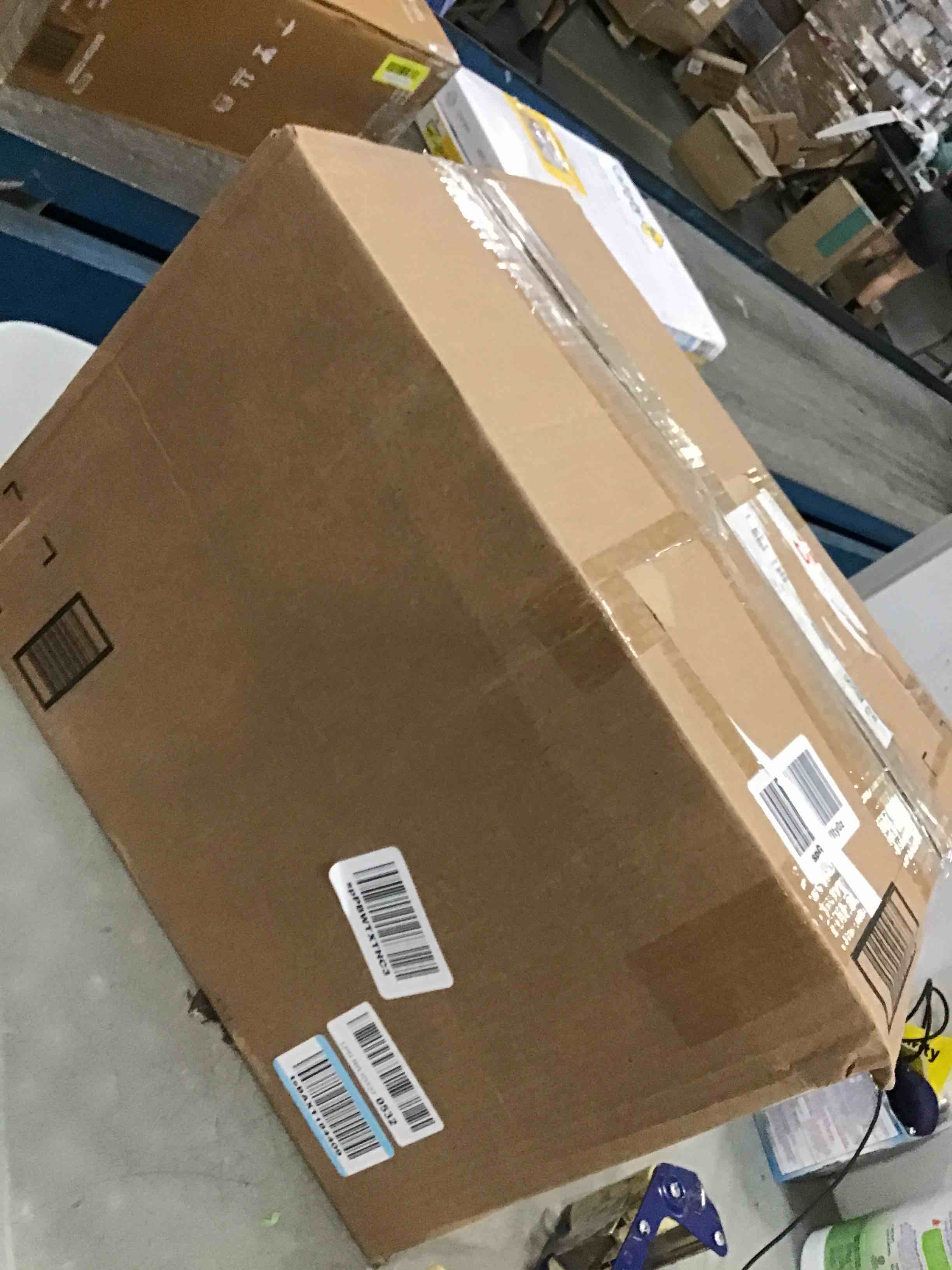 https://s3.amazonaws.com/lotting-images-prod/bidfta/YEL6392222_1715092049129.jpeg