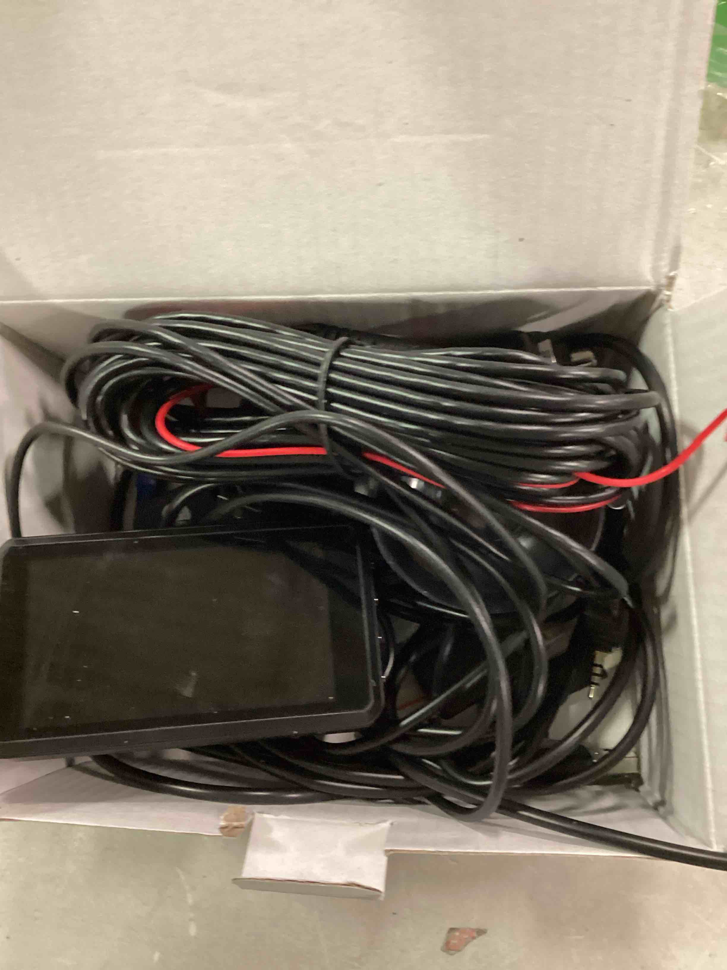 https://s3.amazonaws.com/lotting-images-prod/bidfta/YEL6393658_1715775300141.jpeg