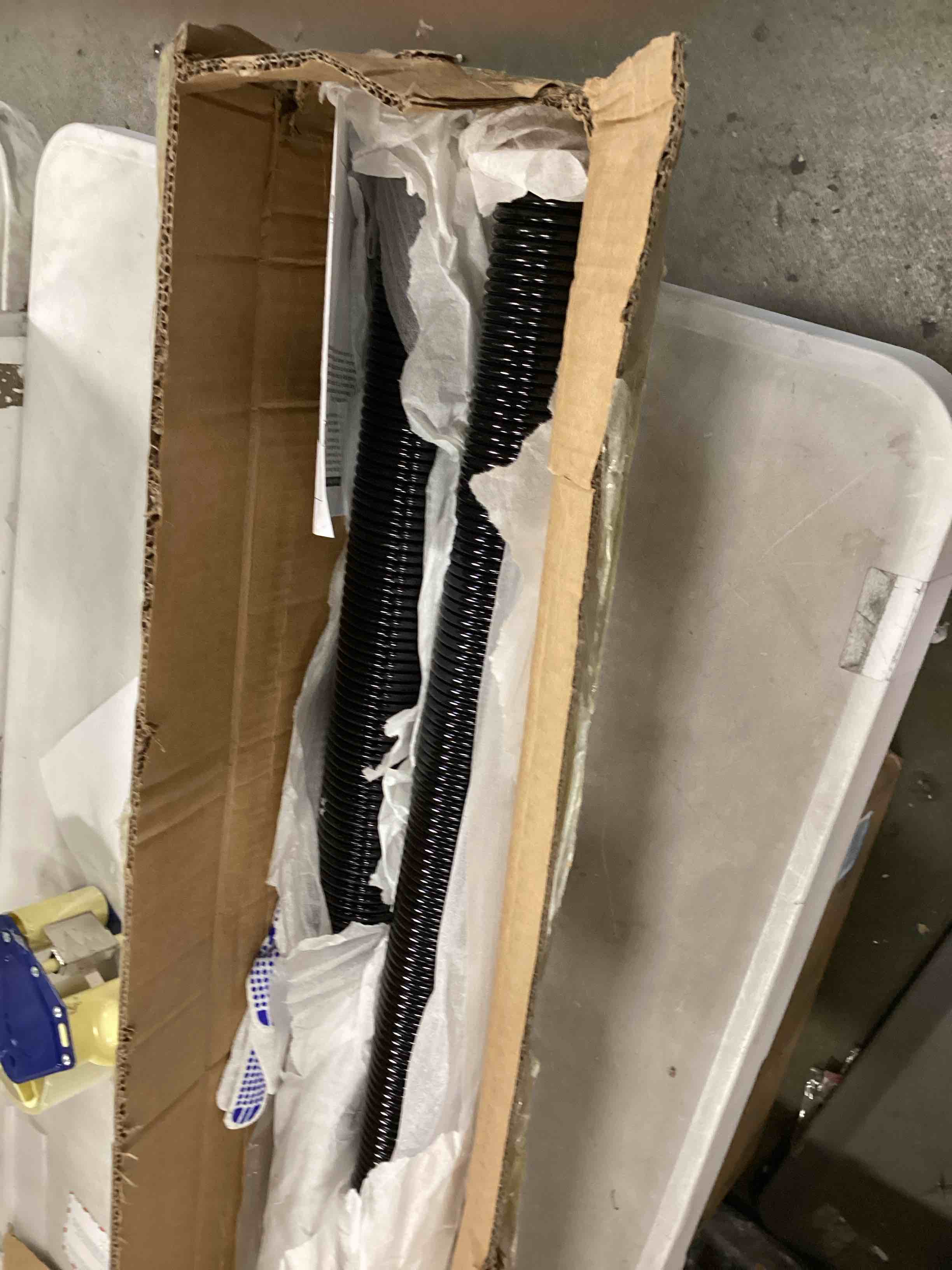 https://s3.amazonaws.com/lotting-images-prod/bidfta/YEL6394079_1715959194820.jpeg