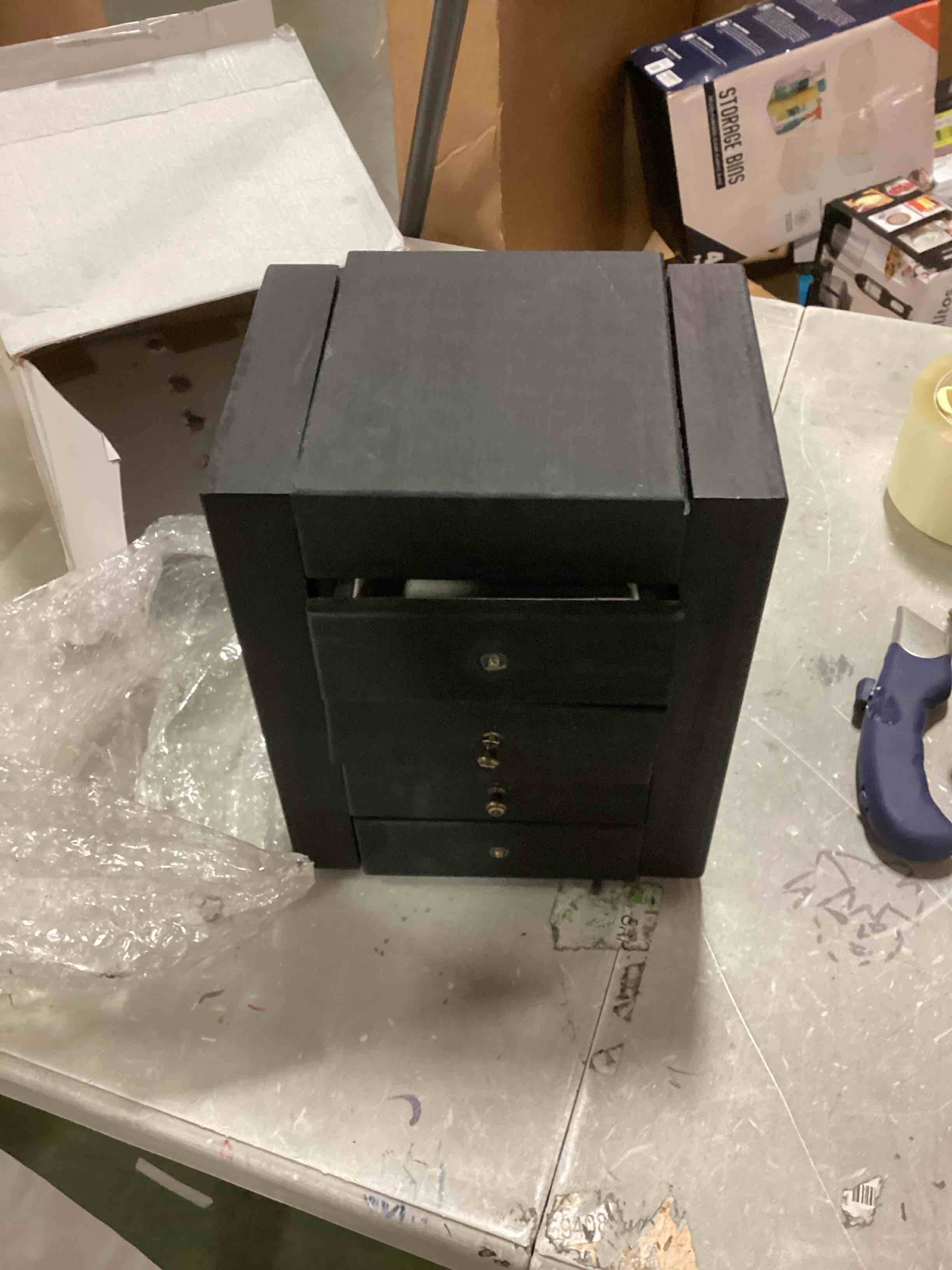 https://s3.amazonaws.com/lotting-images-prod/bidfta/YEL6394185_1716208330427.jpeg