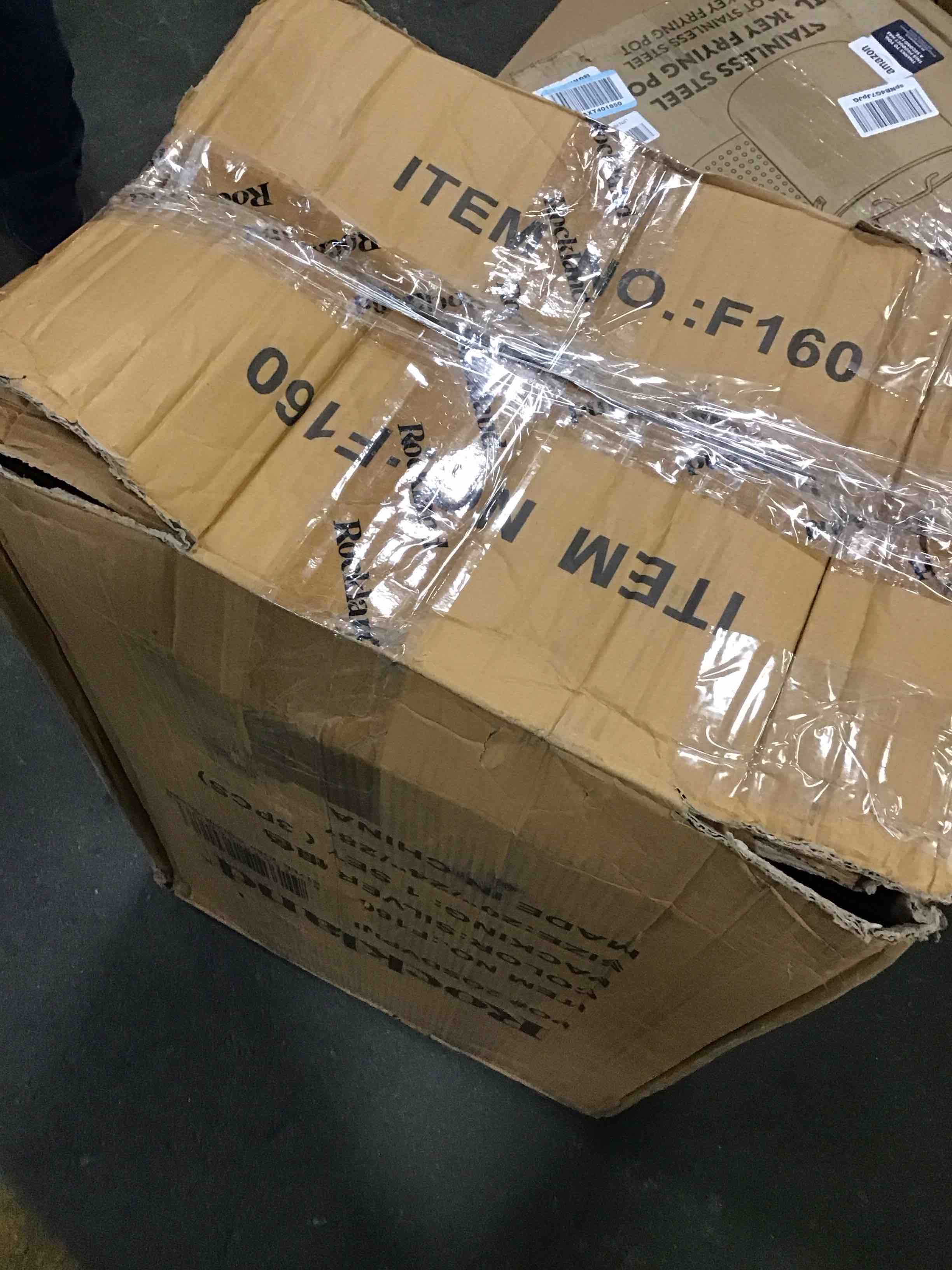 https://s3.amazonaws.com/lotting-images-prod/bidfta/YEL6394600_1716462967892.jpeg