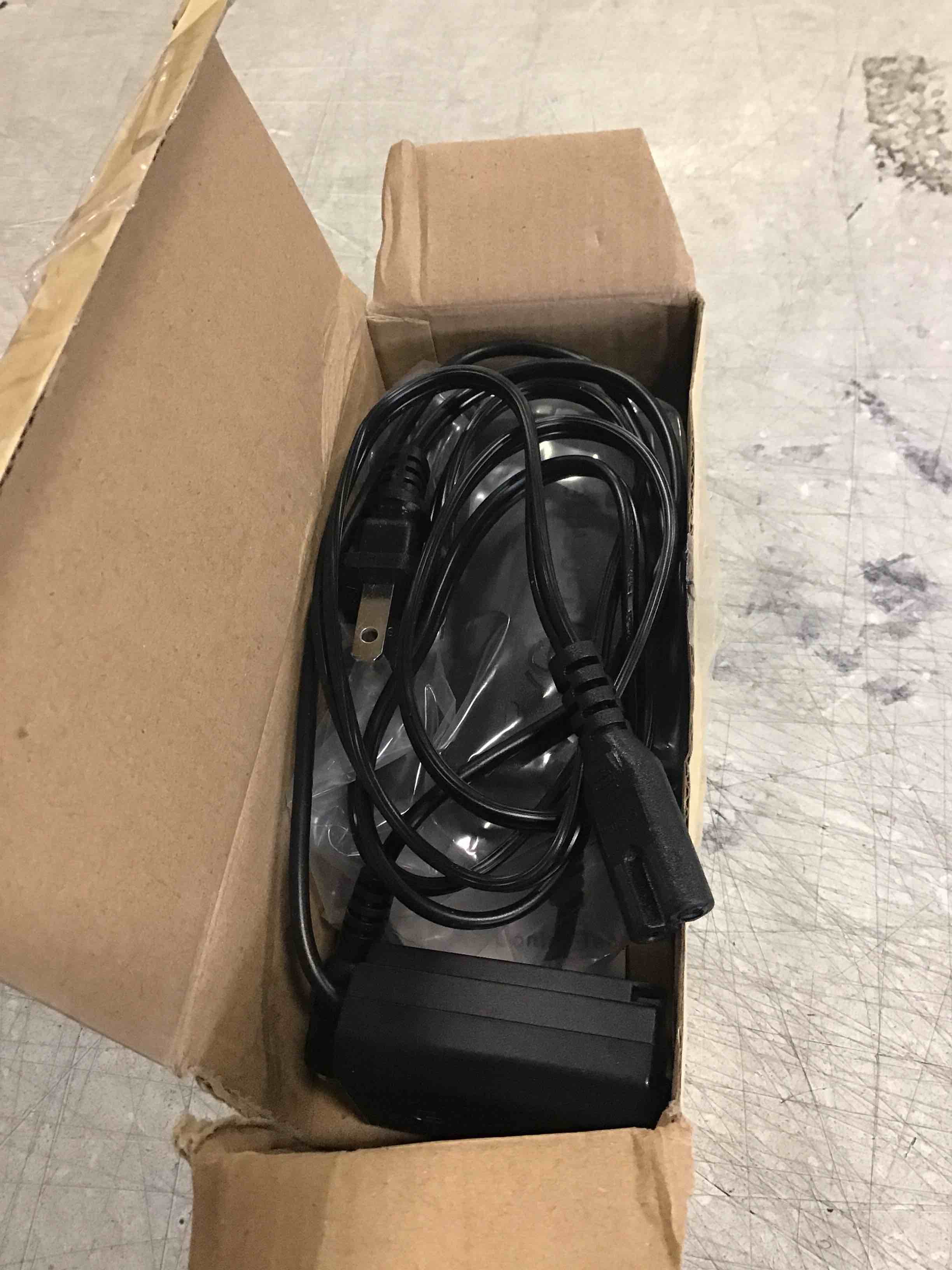 https://s3.amazonaws.com/lotting-images-prod/bidfta/YEL6395198_1715786025533.jpeg