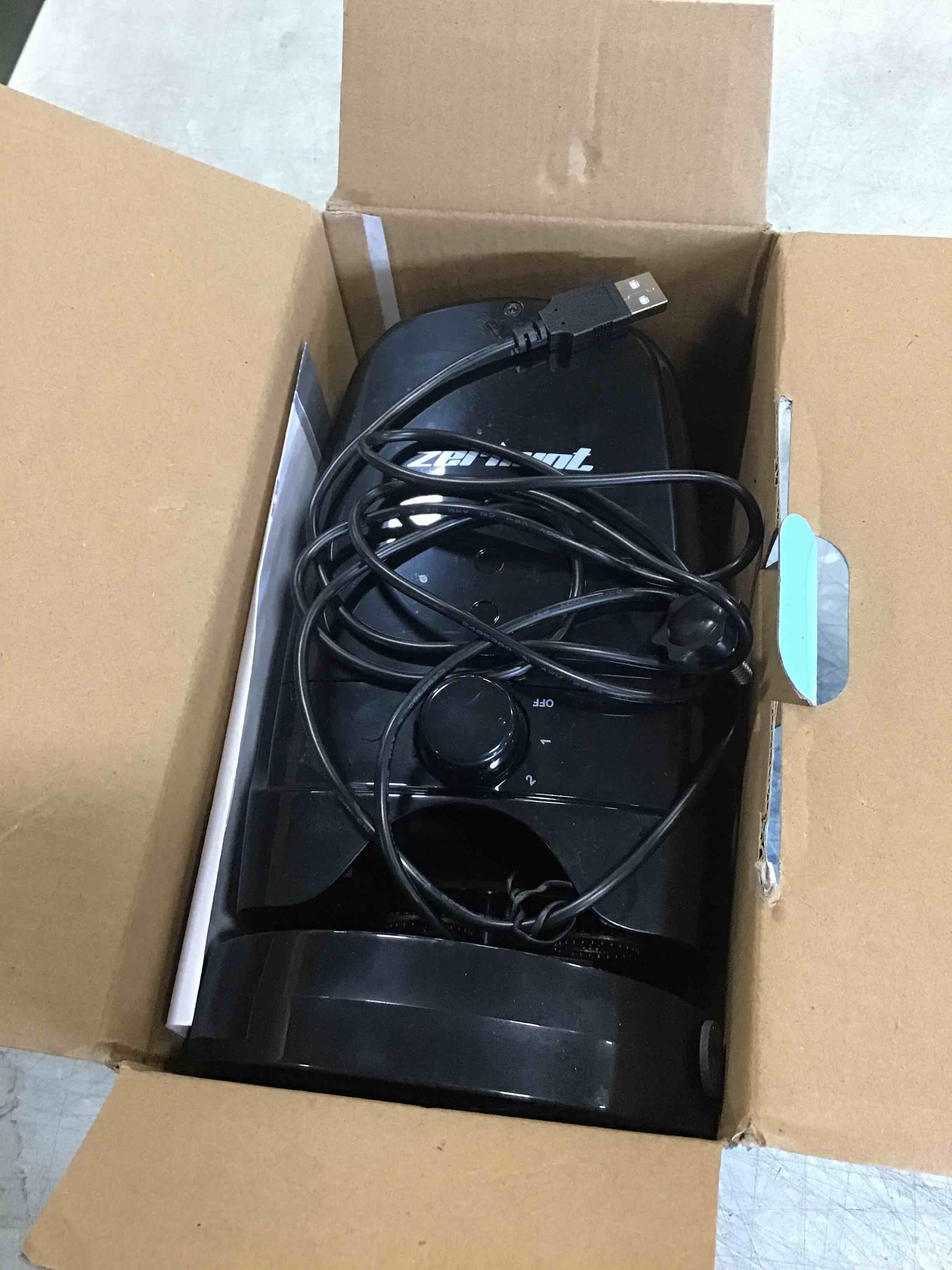 https://s3.amazonaws.com/lotting-images-prod/bidfta/YEL6396089_1715968251770.jpeg