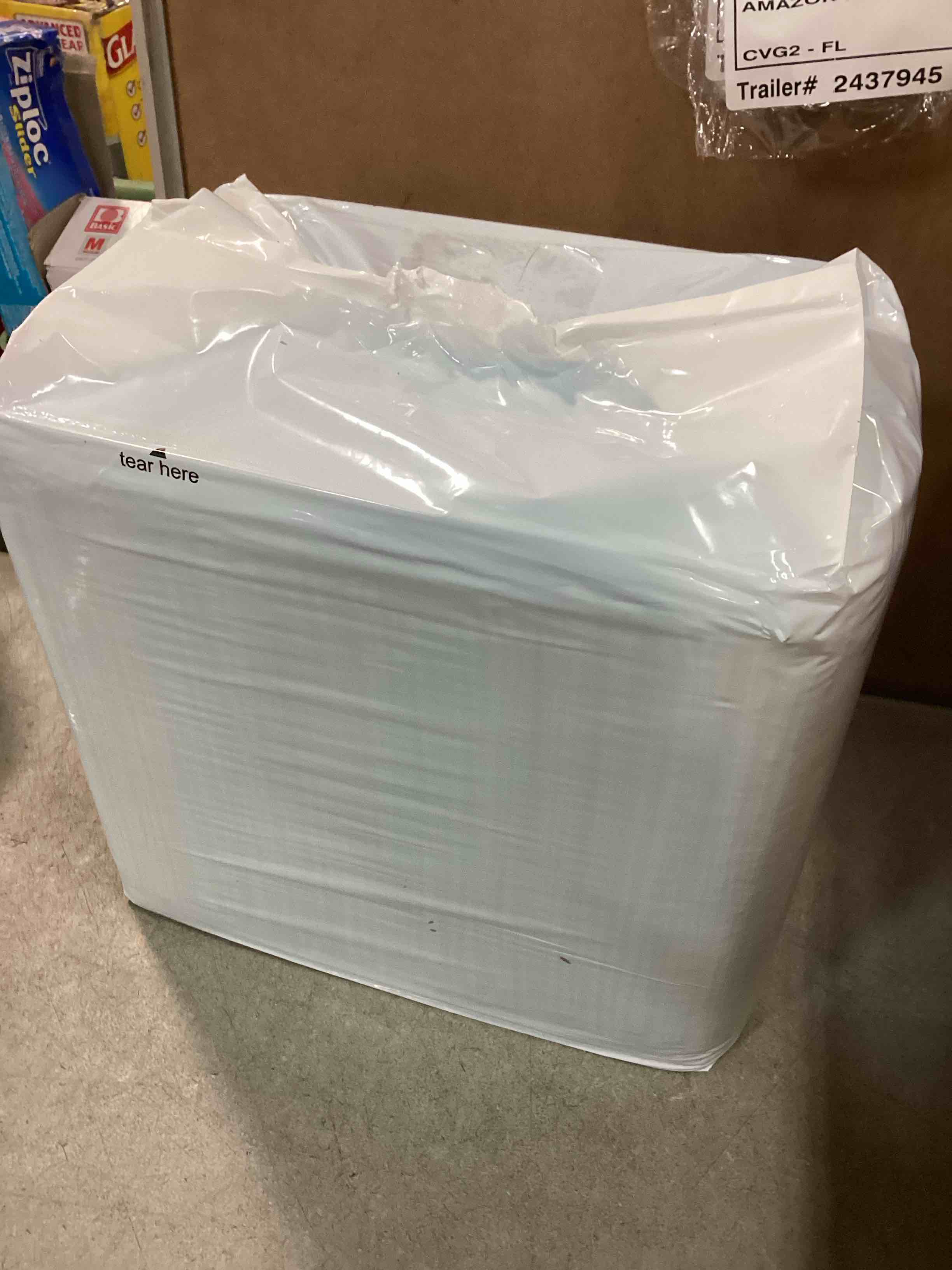 https://s3.amazonaws.com/lotting-images-prod/bidfta/YEL6398188_1715364909881.jpeg
