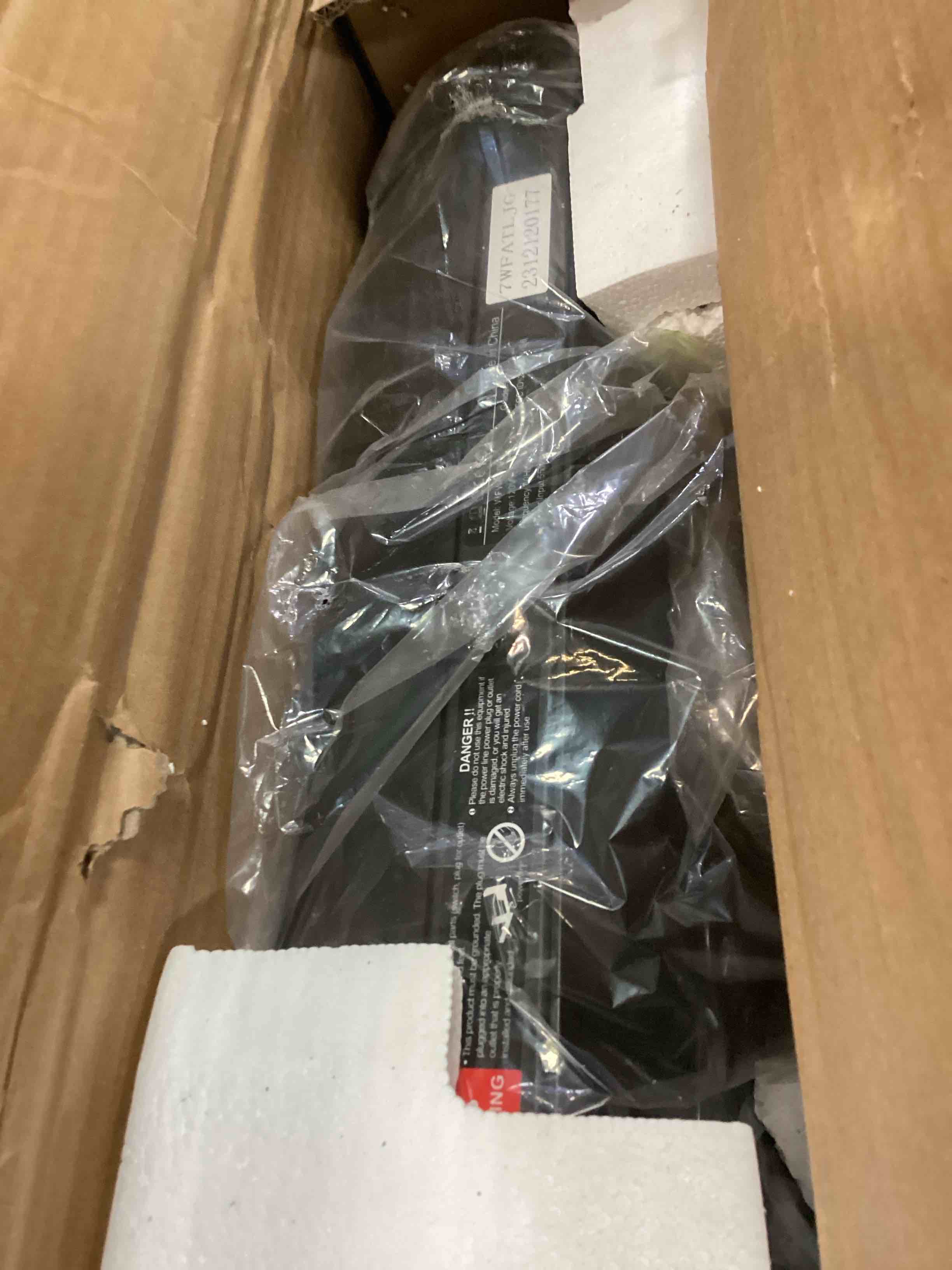 https://s3.amazonaws.com/lotting-images-prod/bidfta/YEL6398375_1715444798489.jpeg