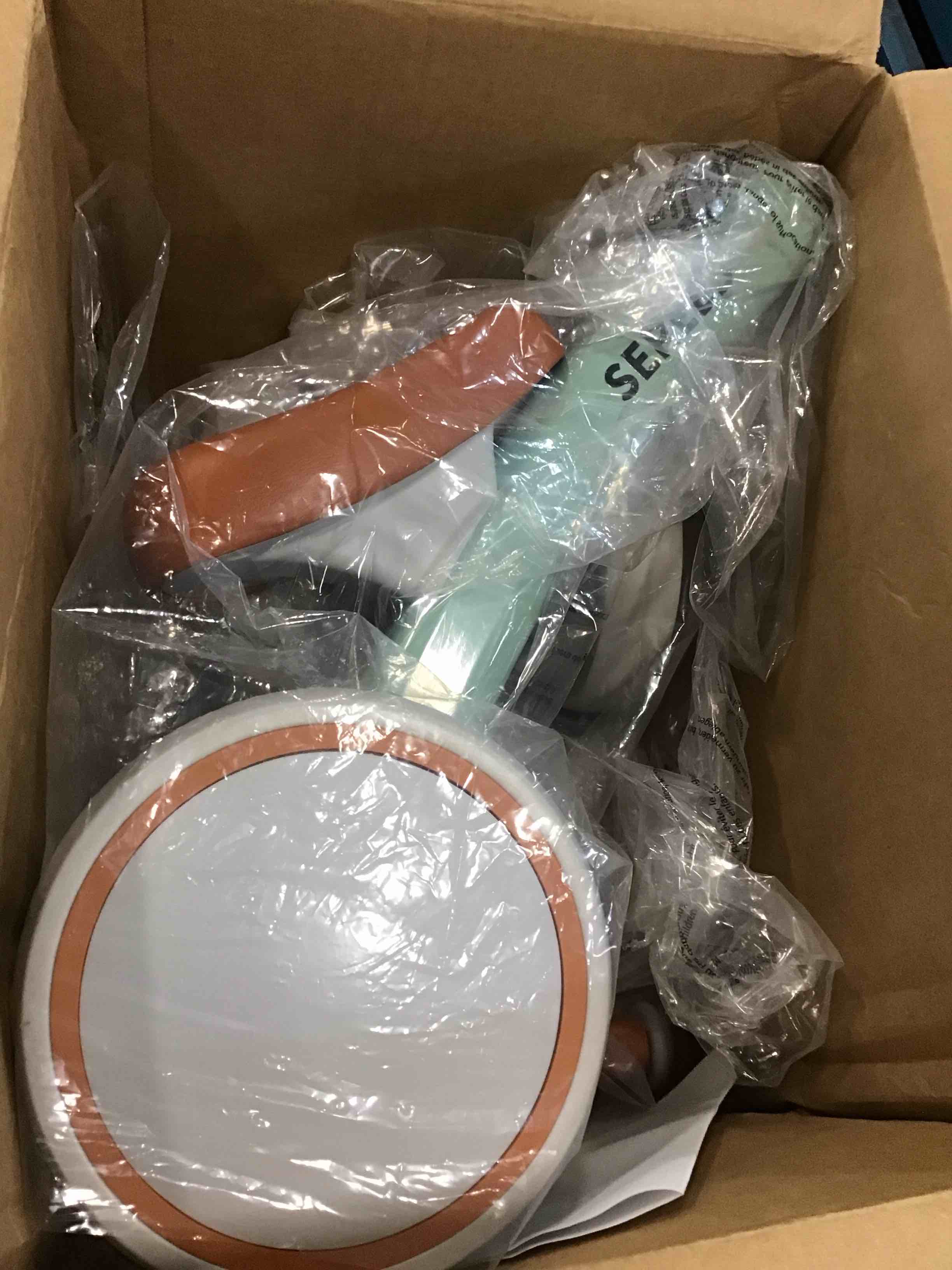 https://s3.amazonaws.com/lotting-images-prod/bidfta/YEL6399198_1715881200513.jpeg