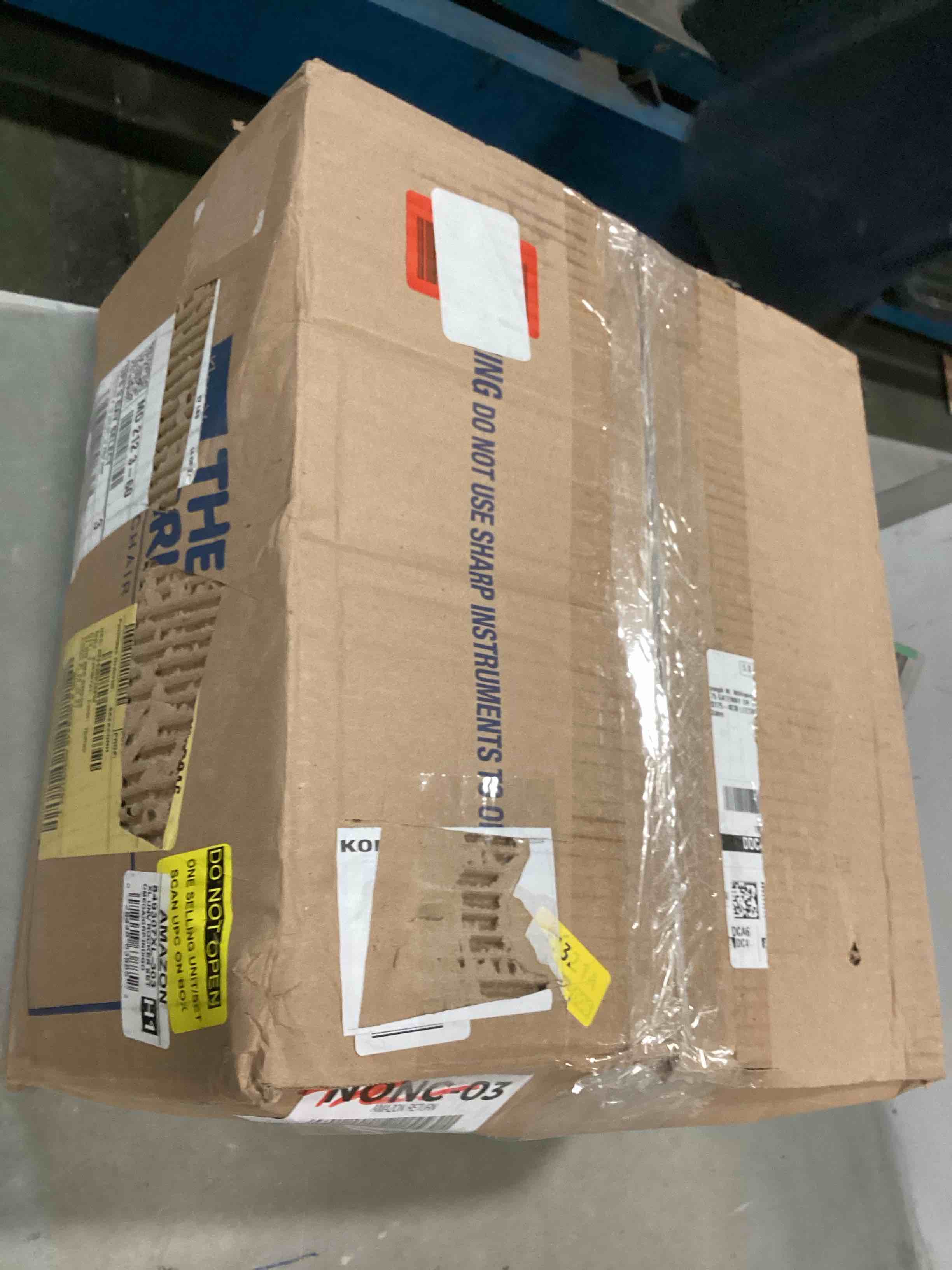 https://s3.amazonaws.com/lotting-images-prod/bidfta/YEL6399308_1715946779382.jpeg