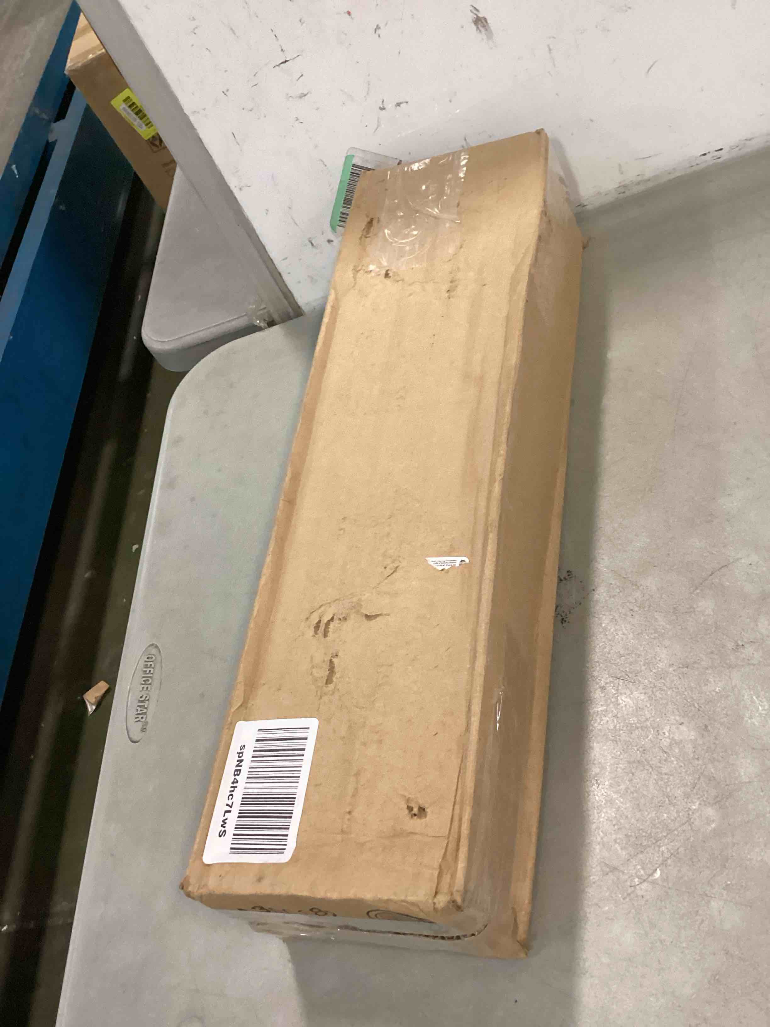 https://s3.amazonaws.com/lotting-images-prod/bidfta/YEL6399399_1715959089983.jpeg