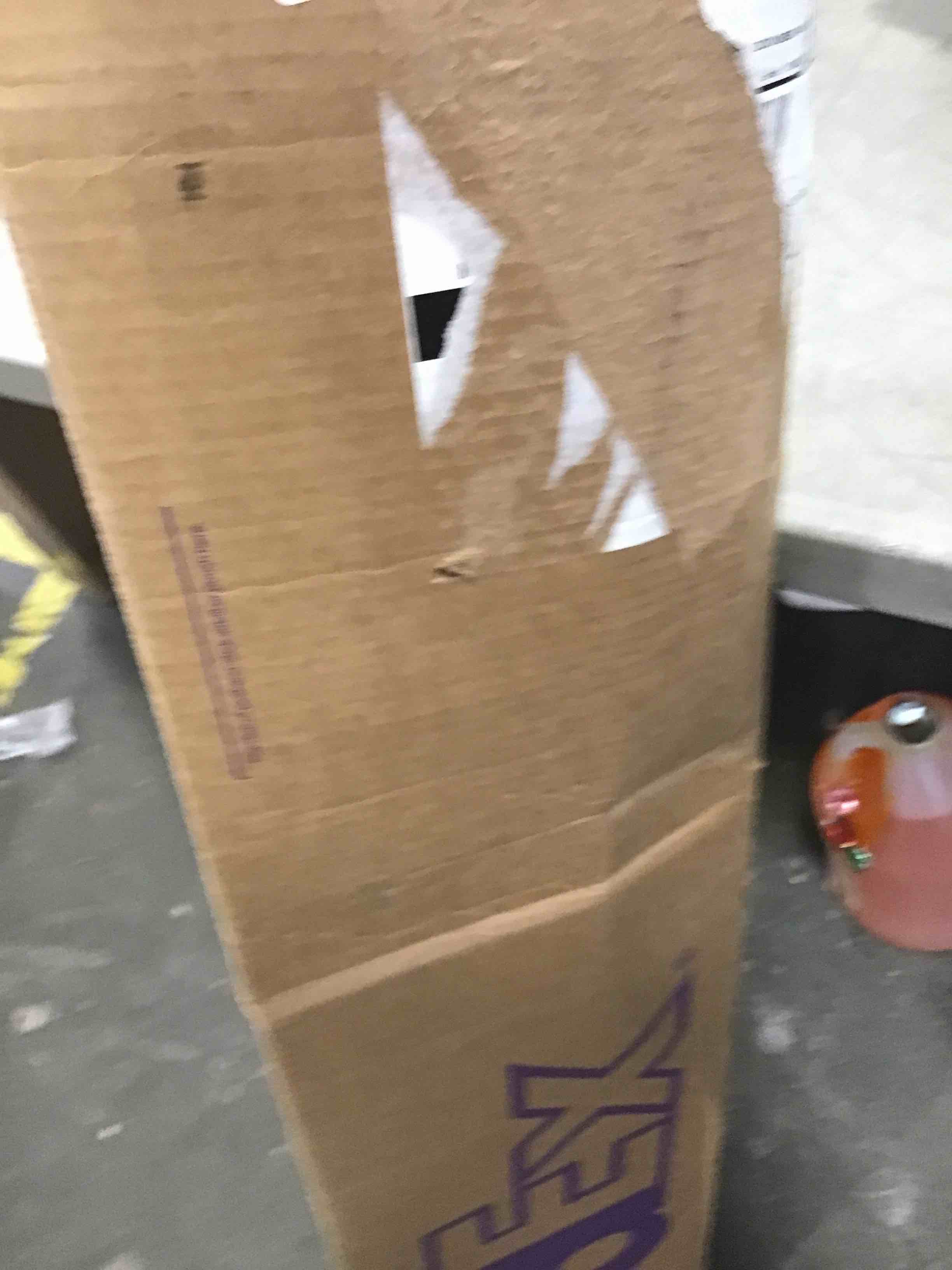 https://s3.amazonaws.com/lotting-images-prod/bidfta/YEL6399963_1715371601662.jpeg