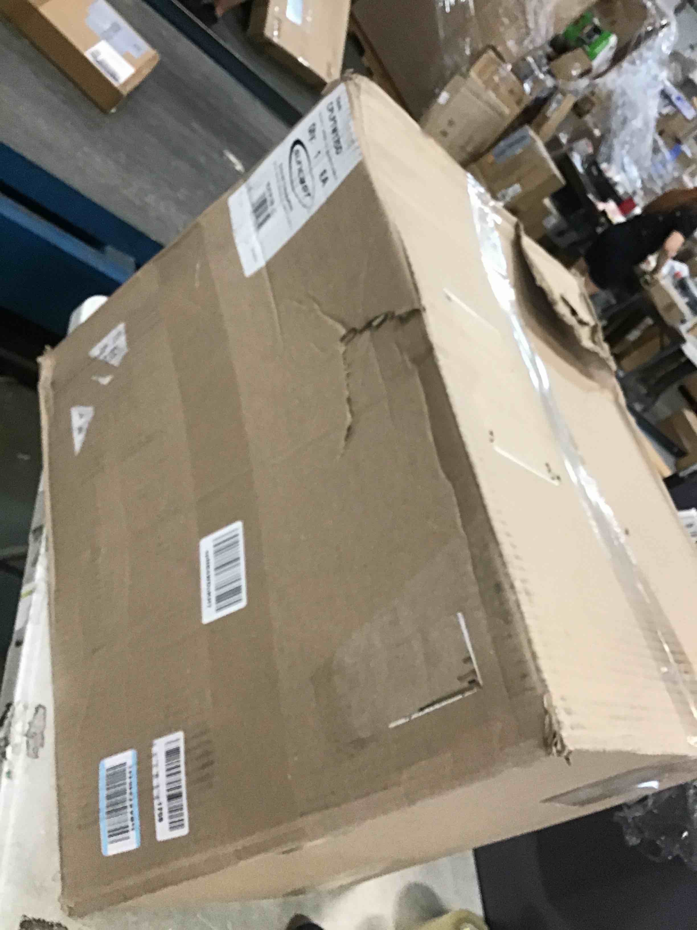 https://s3.amazonaws.com/lotting-images-prod/bidfta/YEL6400080_1715604768484.jpeg