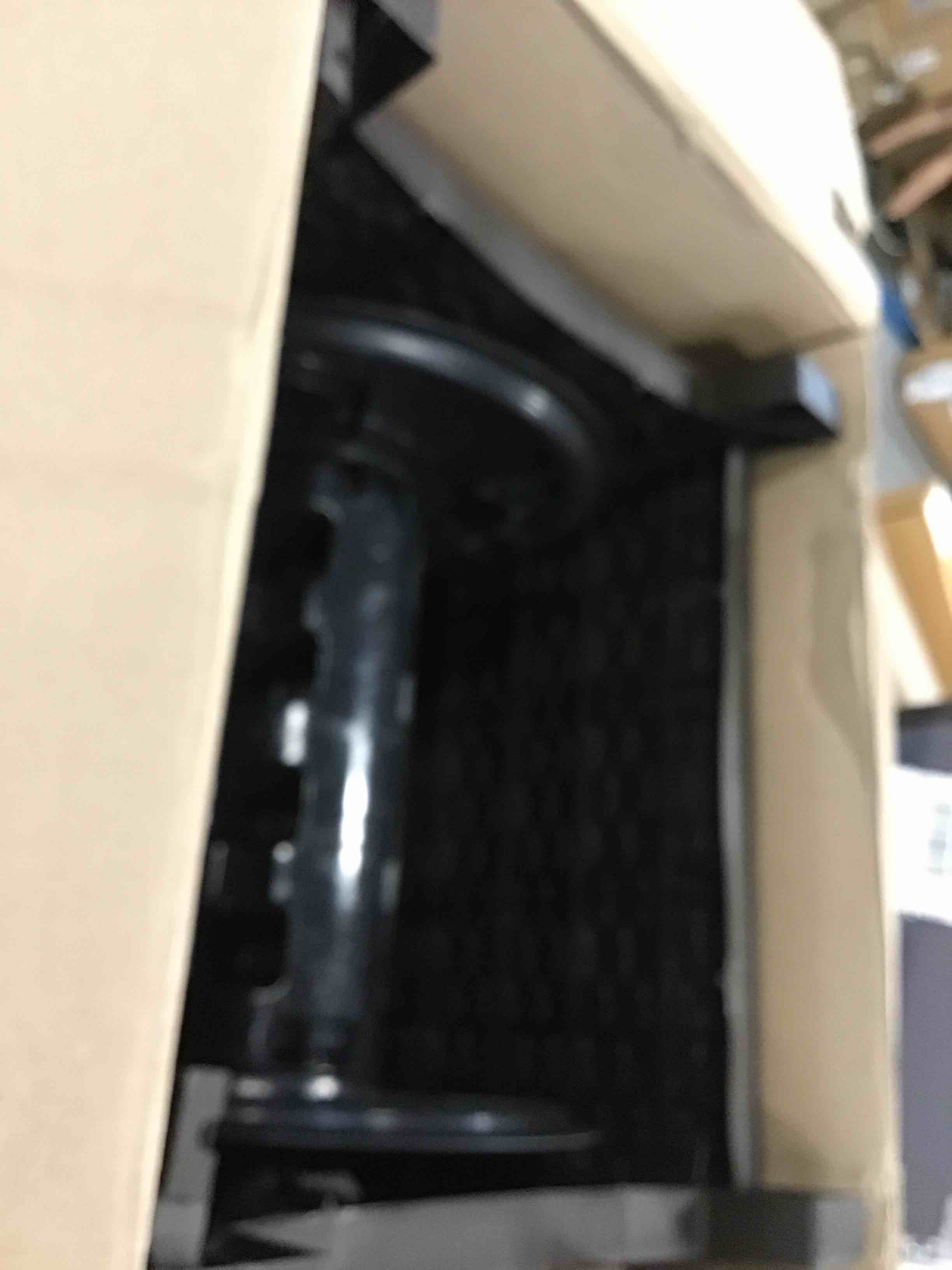 https://s3.amazonaws.com/lotting-images-prod/bidfta/YEL6400080_1715604777679.jpeg