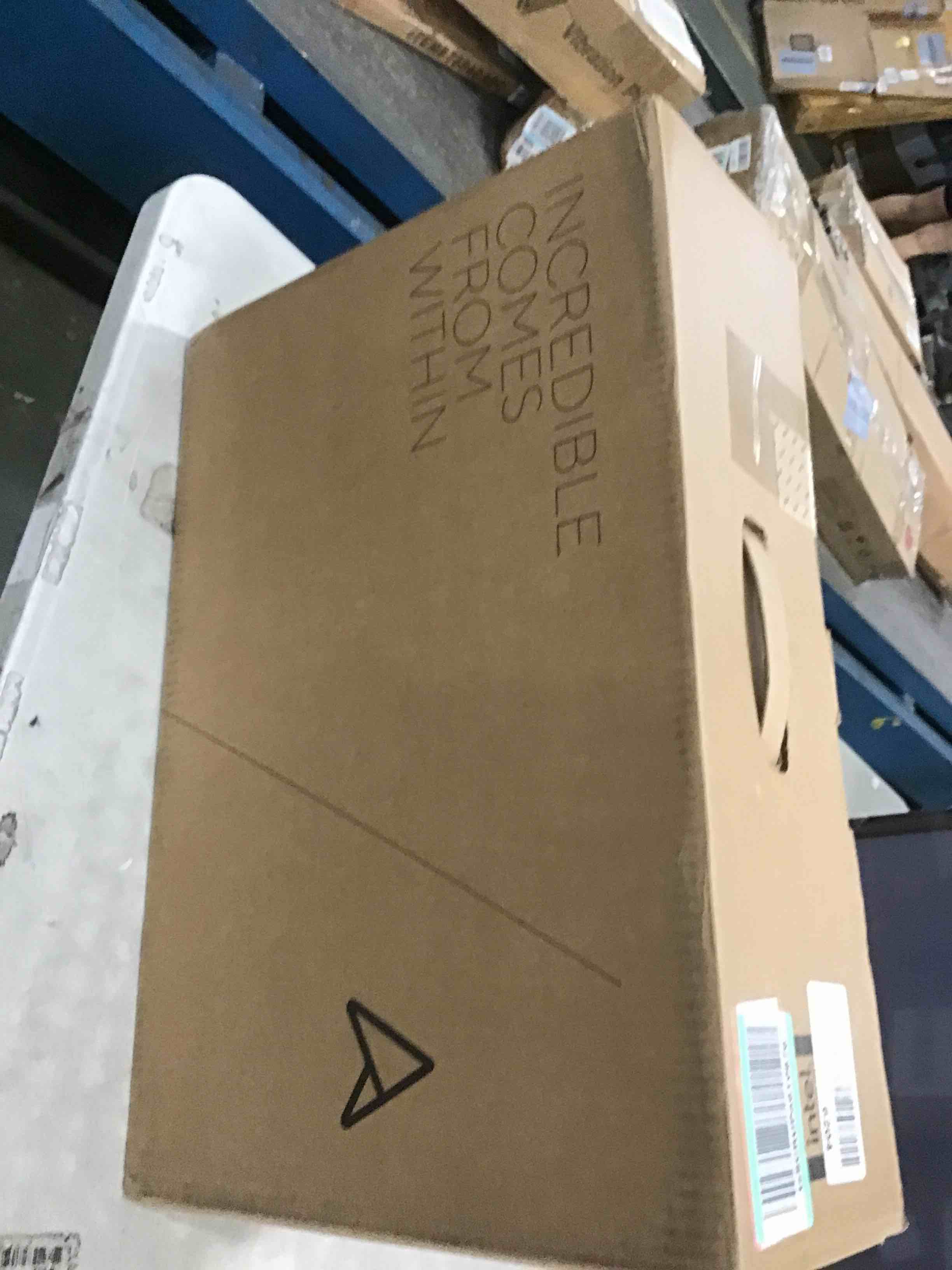https://s3.amazonaws.com/lotting-images-prod/bidfta/YEL6400128_1715607726912.jpeg