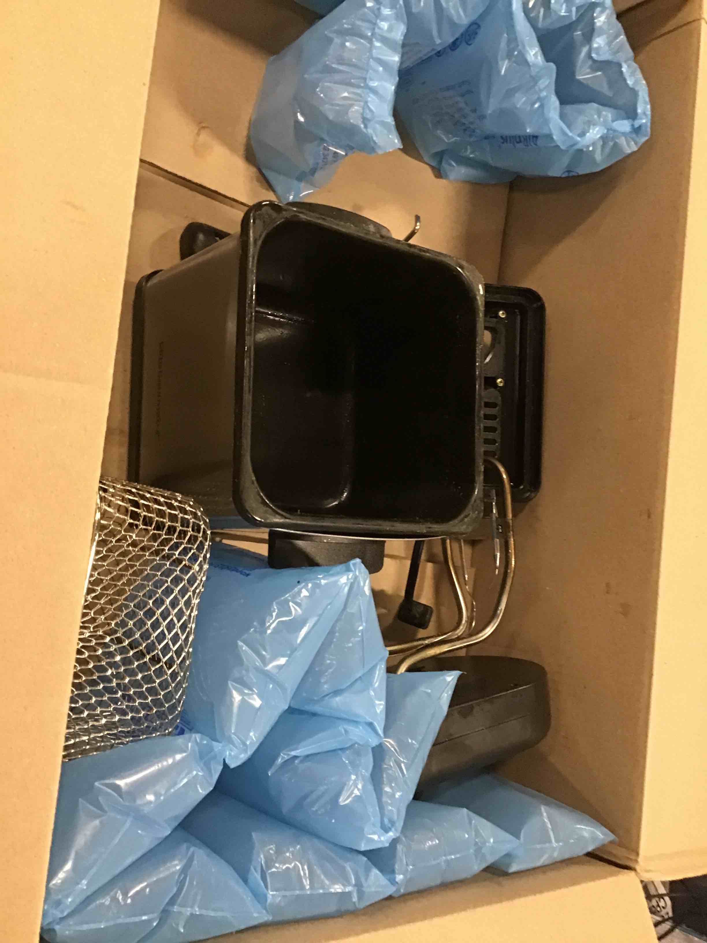 https://s3.amazonaws.com/lotting-images-prod/bidfta/YEL6400593_1715703866487.jpeg