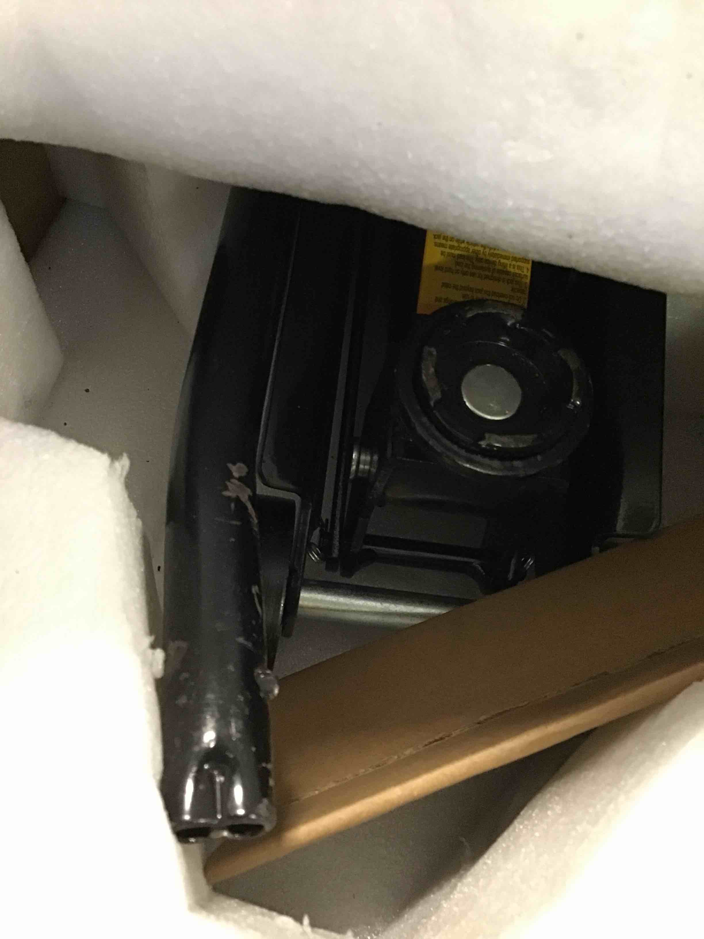 https://s3.amazonaws.com/lotting-images-prod/bidfta/YEL6400876_1715786228505.jpeg