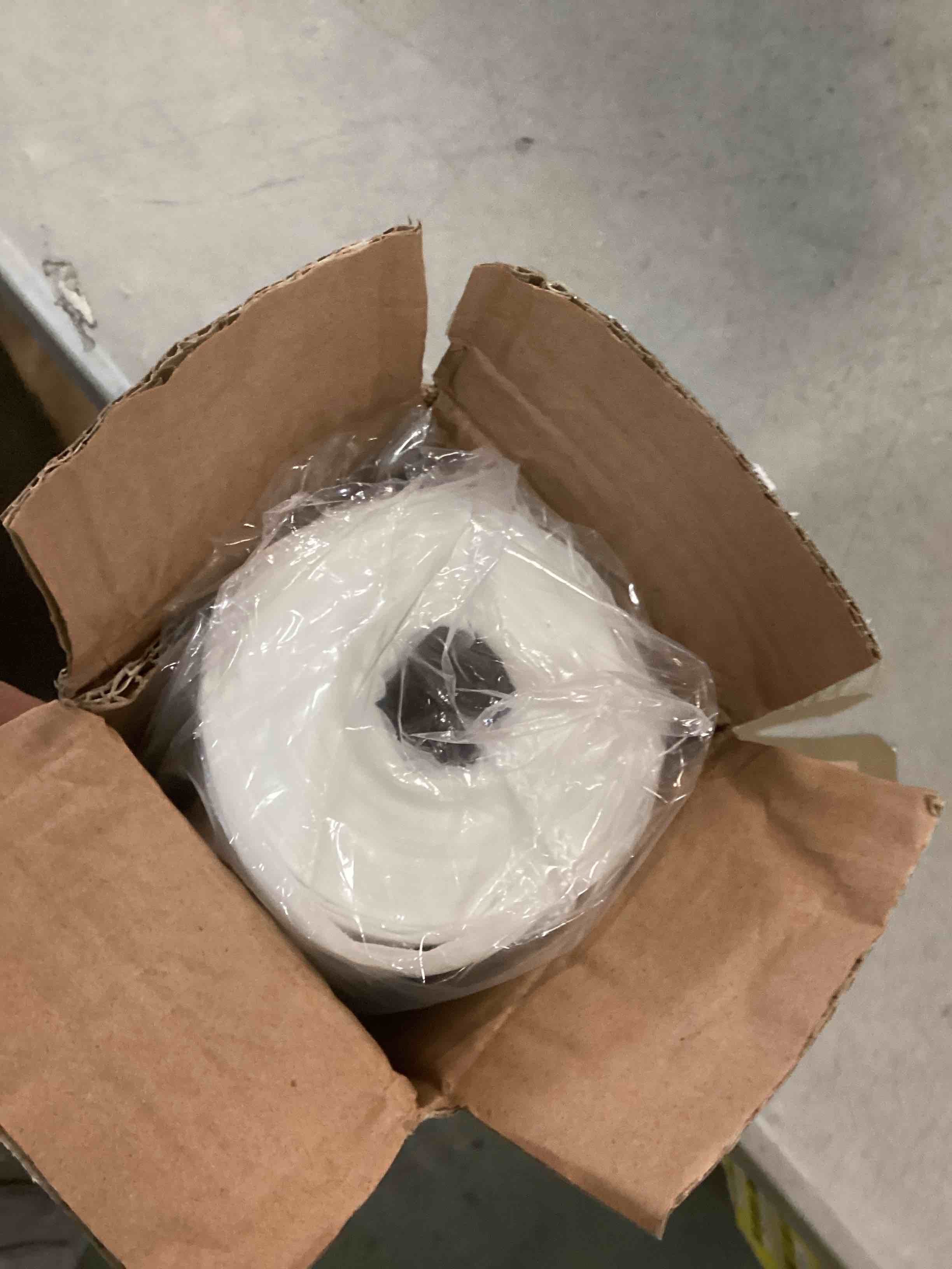 https://s3.amazonaws.com/lotting-images-prod/bidfta/YEL6401249_1715283352557.jpeg
