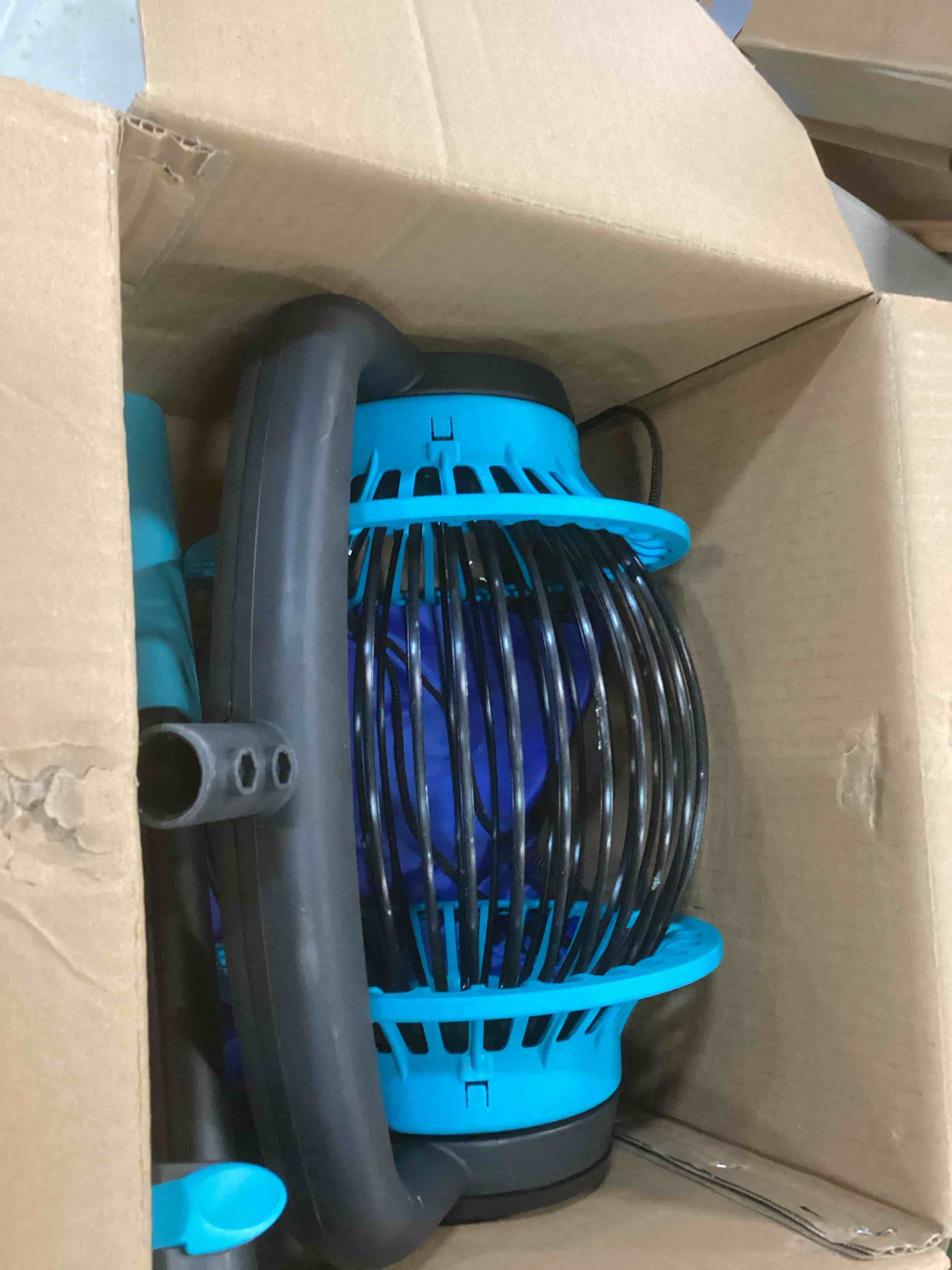 https://s3.amazonaws.com/lotting-images-prod/bidfta/YEL6401332_1715256827804.jpeg