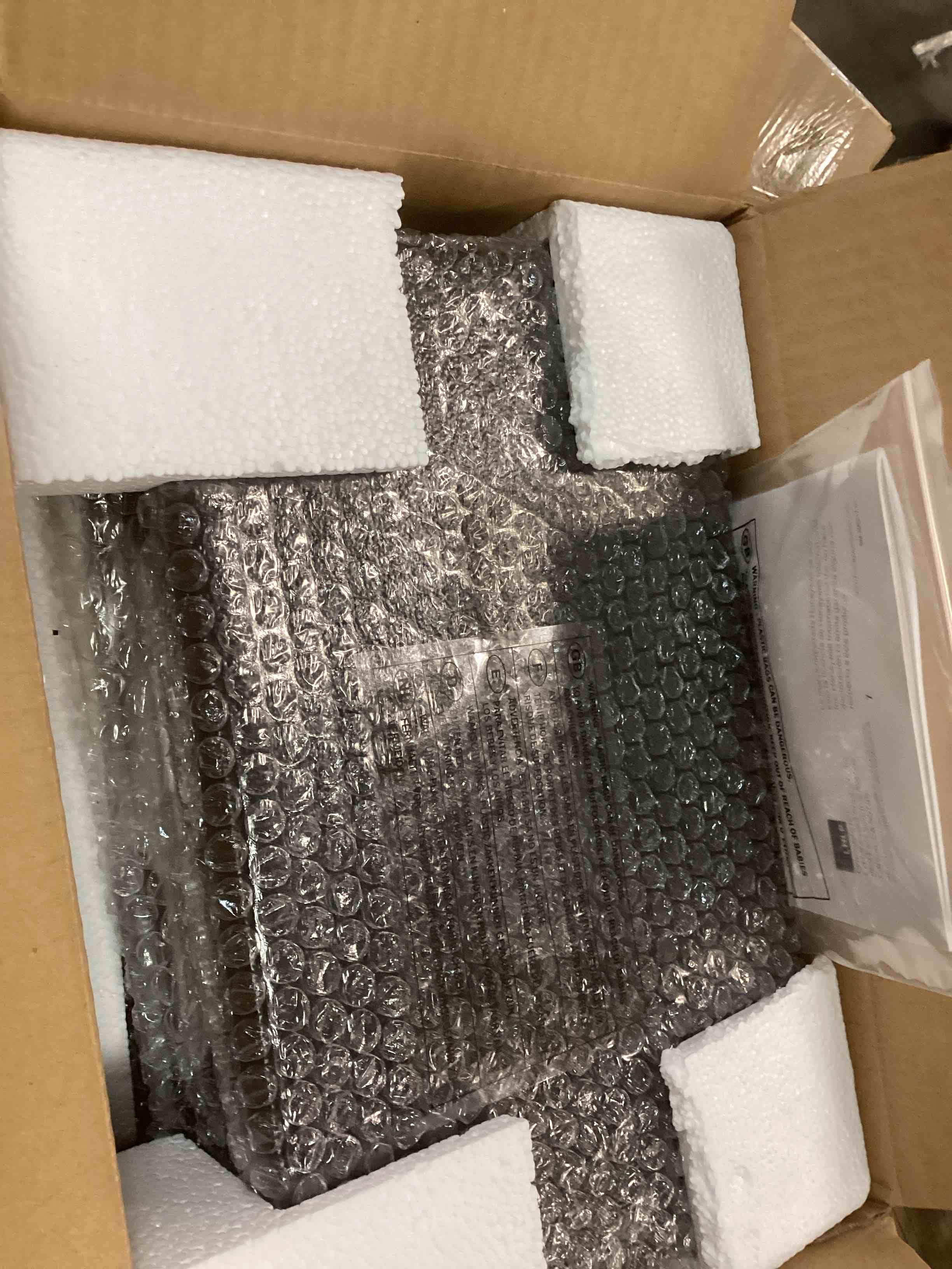 https://s3.amazonaws.com/lotting-images-prod/bidfta/YEL6401421_1715268831993.jpeg