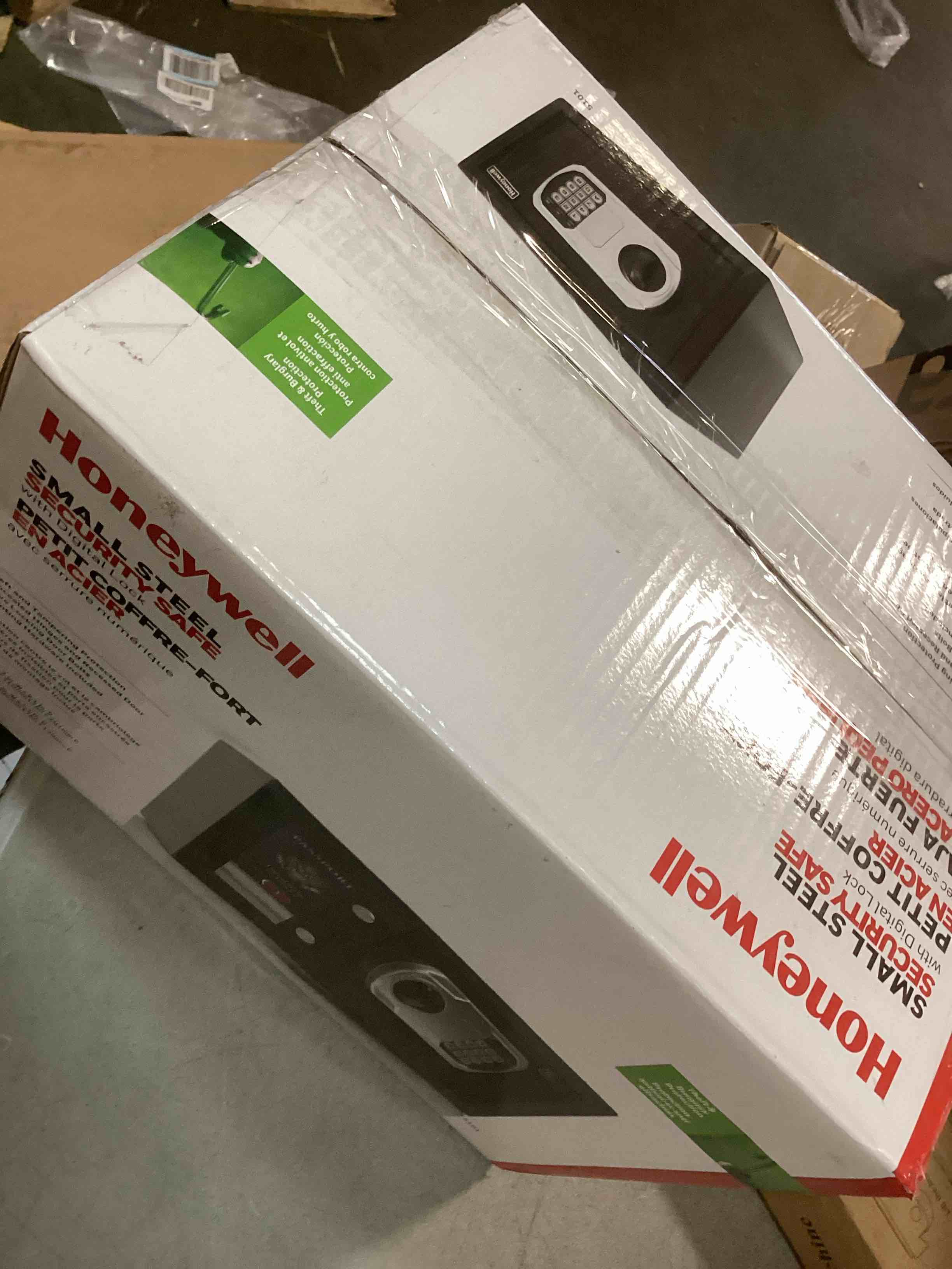 https://s3.amazonaws.com/lotting-images-prod/bidfta/YEL6401421_1715268850896.jpeg