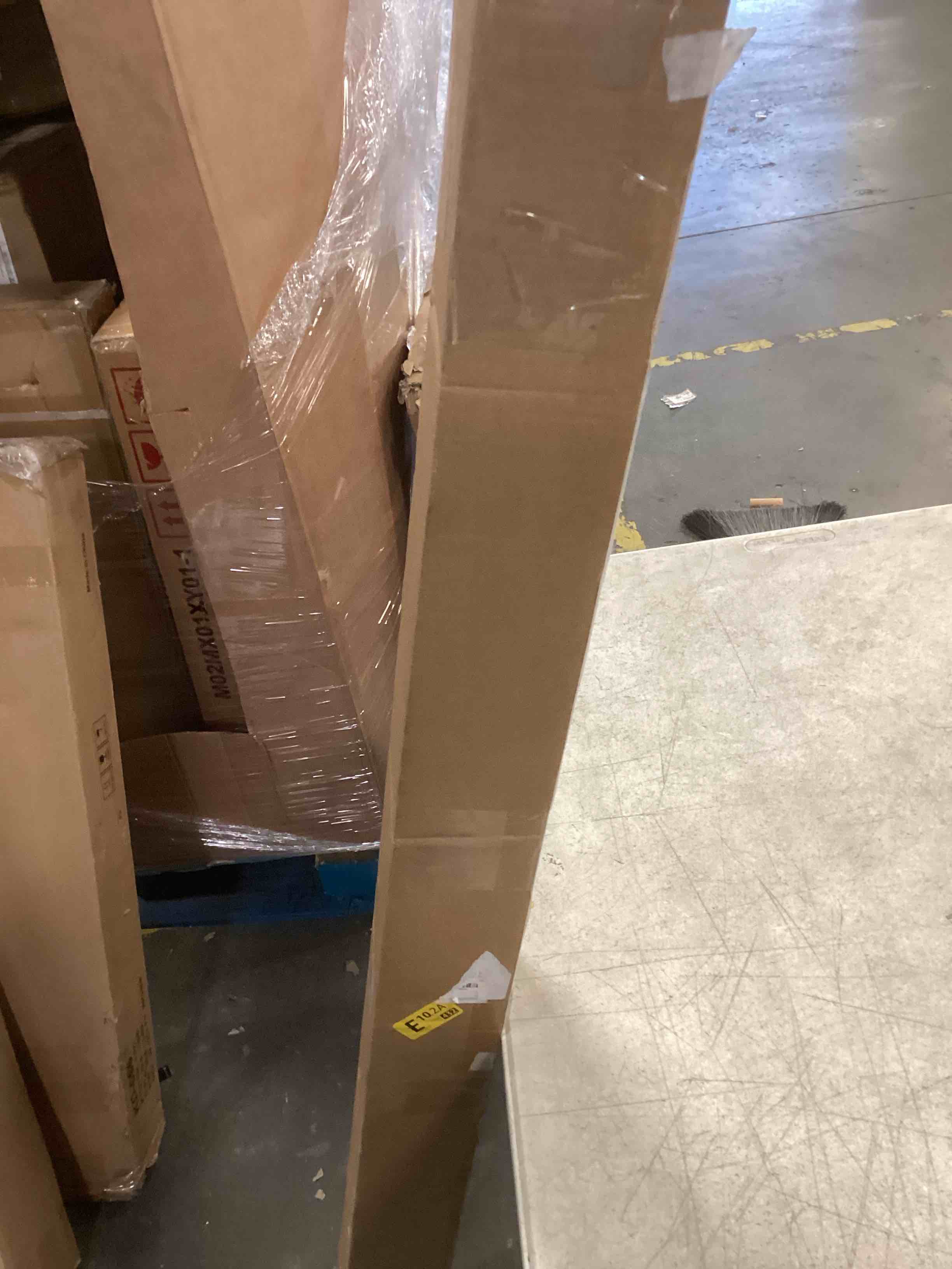 https://s3.amazonaws.com/lotting-images-prod/bidfta/YEL6401992_1715611914059.jpeg