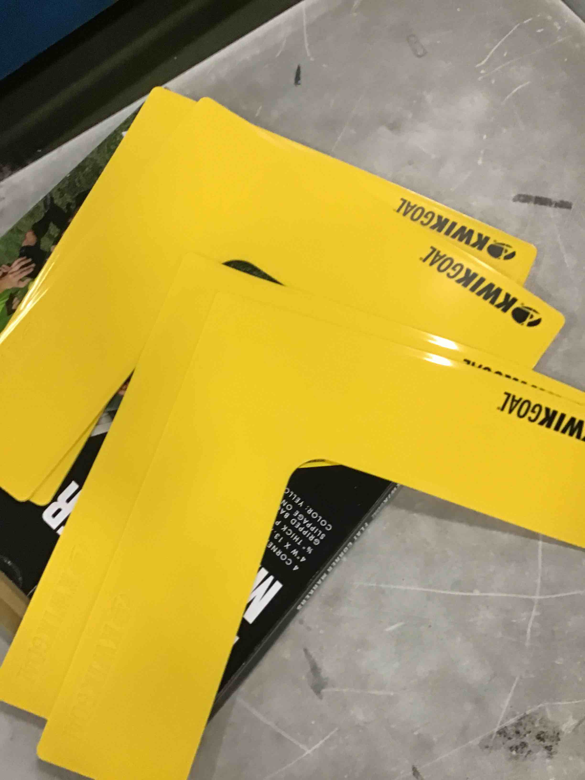 https://s3.amazonaws.com/lotting-images-prod/bidfta/YEL6403244_1715352134232.jpeg