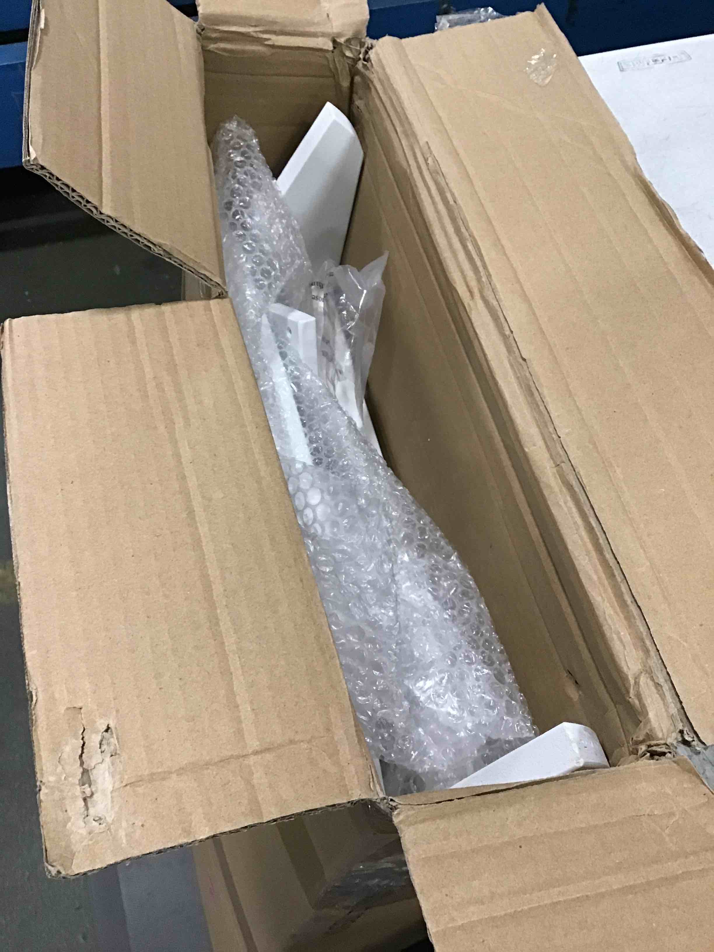 https://s3.amazonaws.com/lotting-images-prod/bidfta/YEL6403742_1715701081347.jpeg