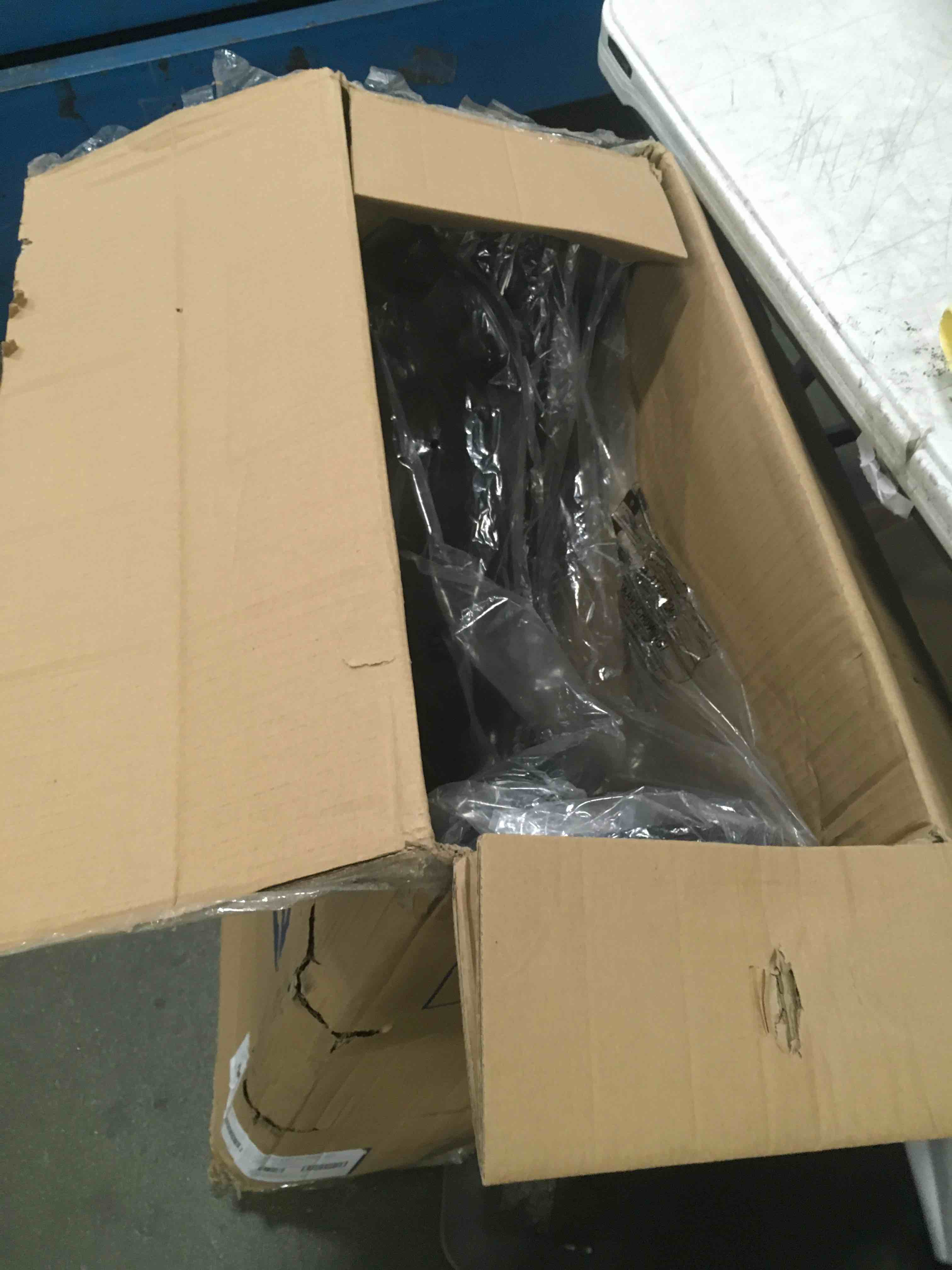 https://s3.amazonaws.com/lotting-images-prod/bidfta/YEL6403766_1715703583092.jpeg