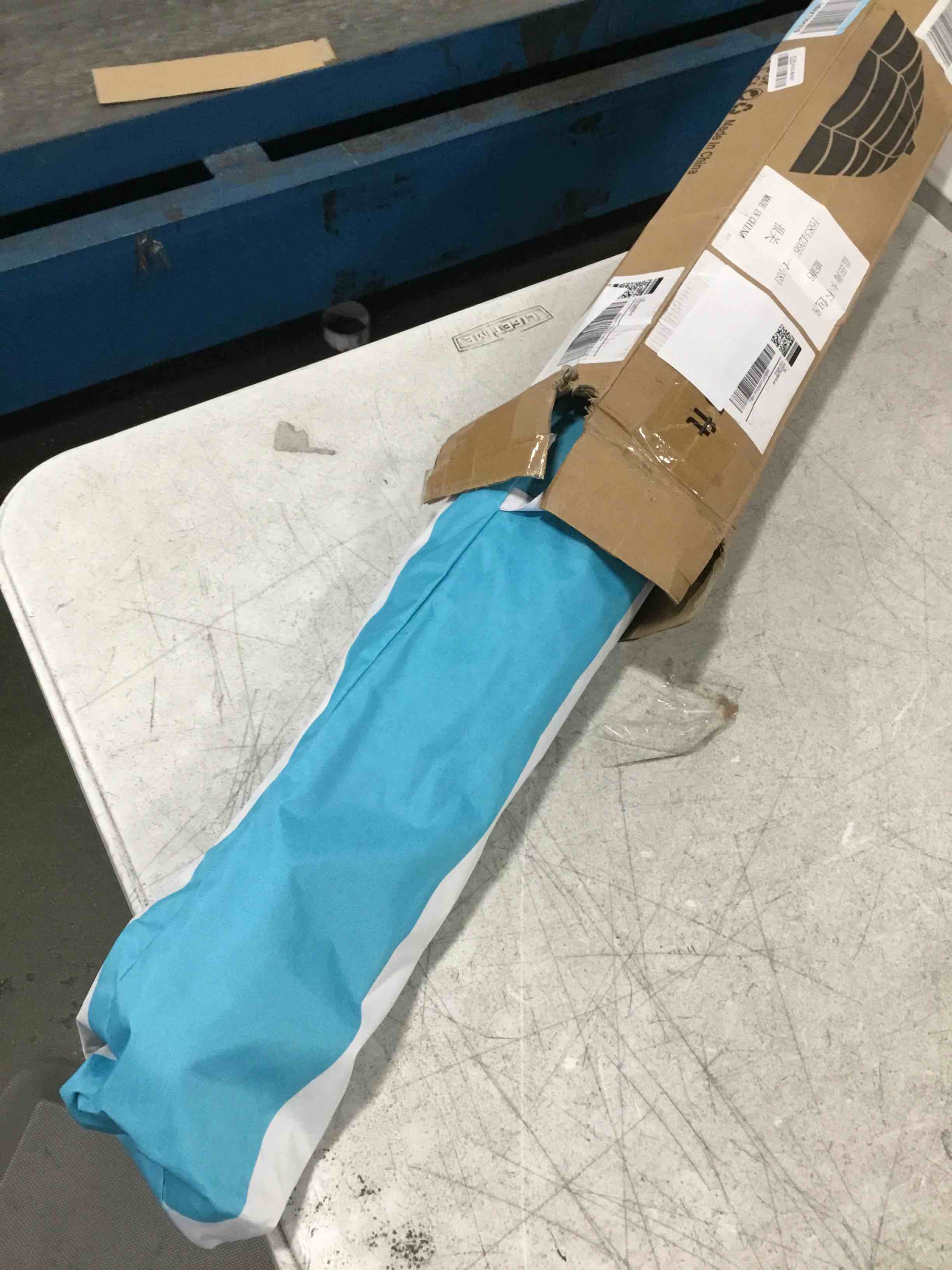 https://s3.amazonaws.com/lotting-images-prod/bidfta/YEL6403834_1715715533401.jpeg