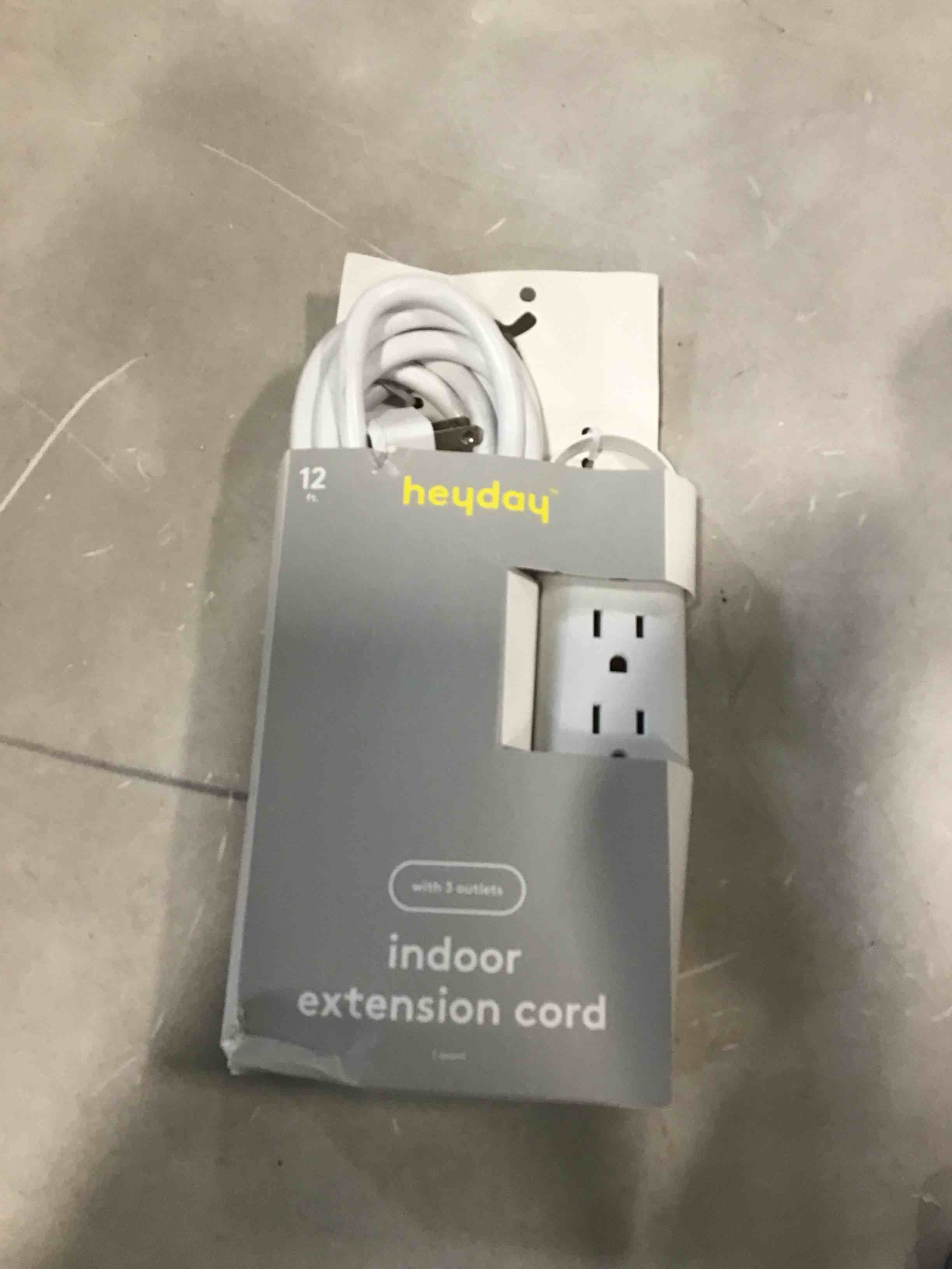 https://s3.amazonaws.com/lotting-images-prod/bidfta/YEL6404738_1717171594631.jpeg