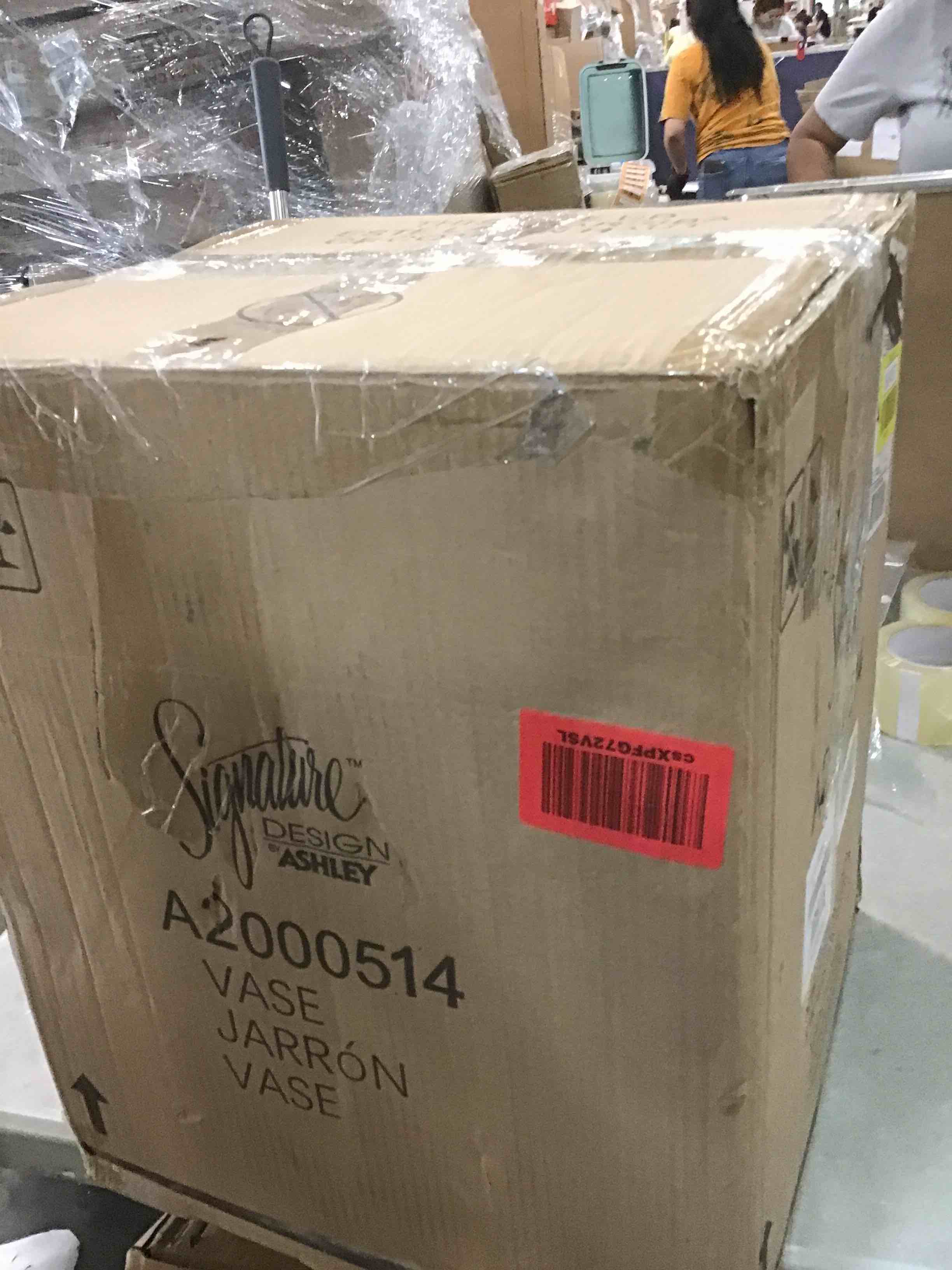 https://s3.amazonaws.com/lotting-images-prod/bidfta/YEL6405757_1717007207475.jpeg