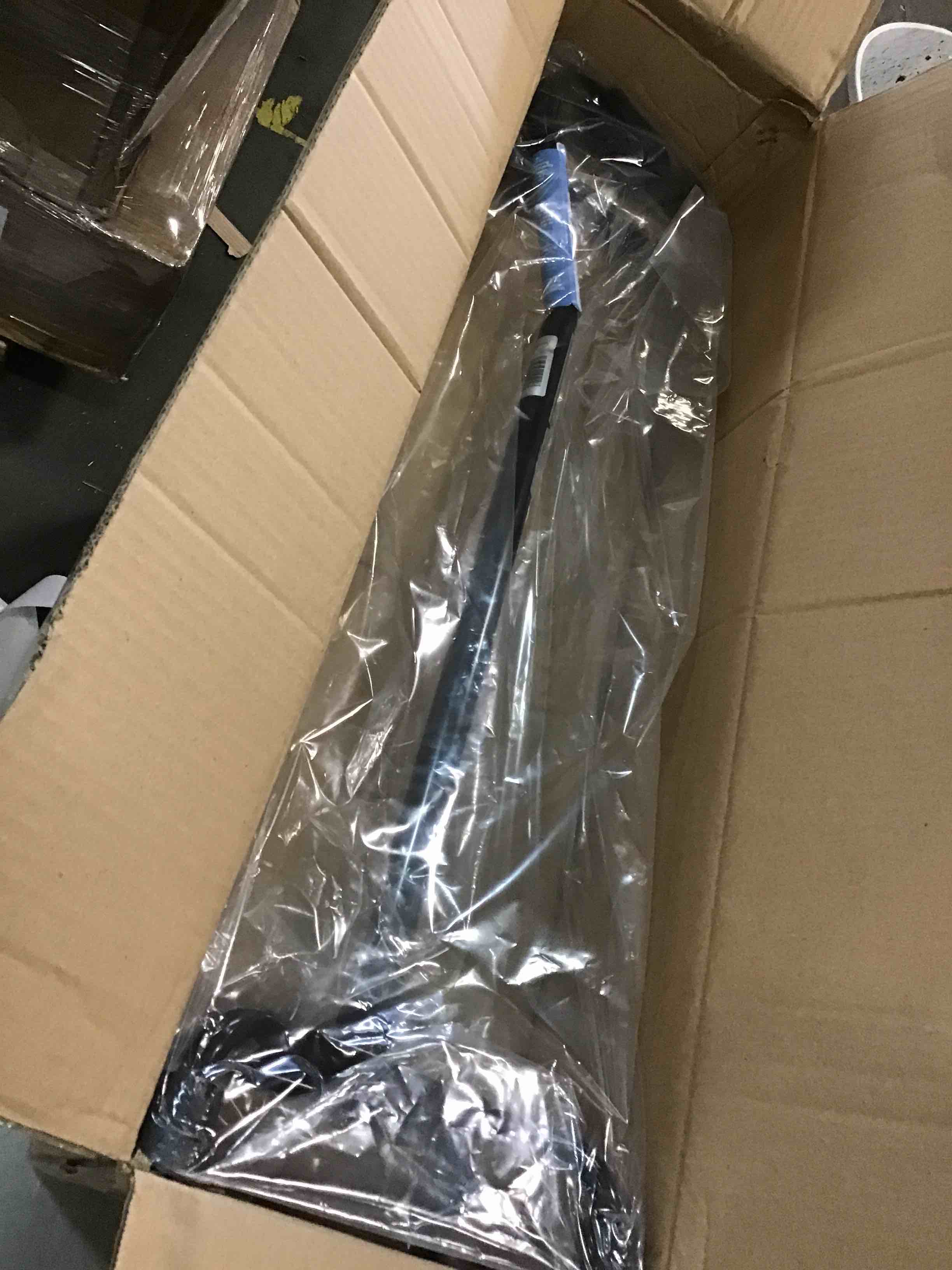 https://s3.amazonaws.com/lotting-images-prod/bidfta/YEL6405767_1717007720643.jpeg