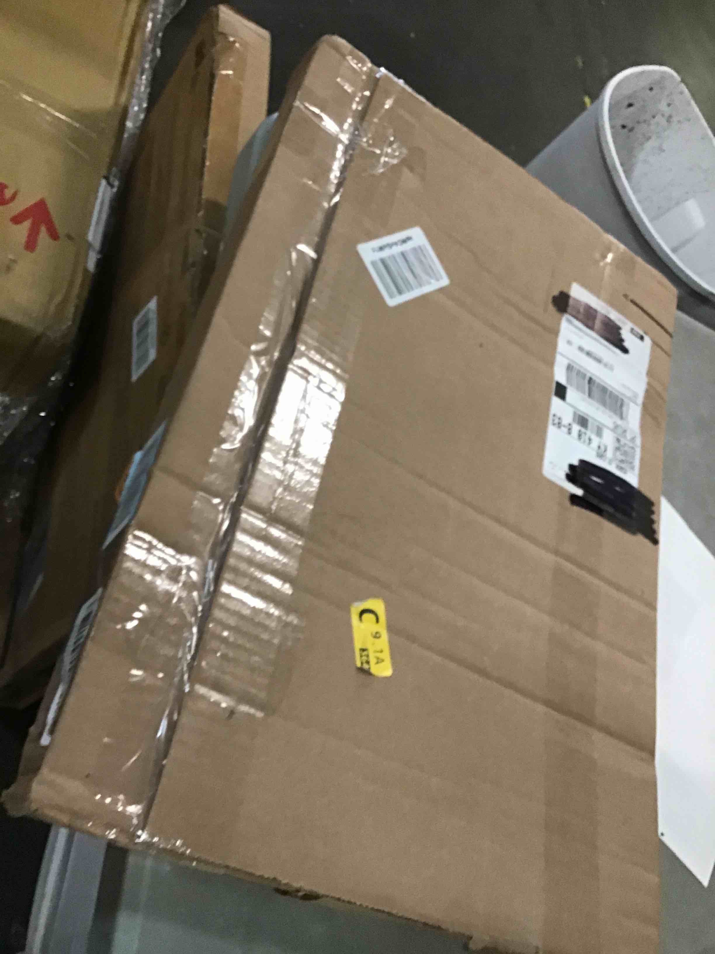 https://s3.amazonaws.com/lotting-images-prod/bidfta/YEL6405792_1717008995027.jpeg