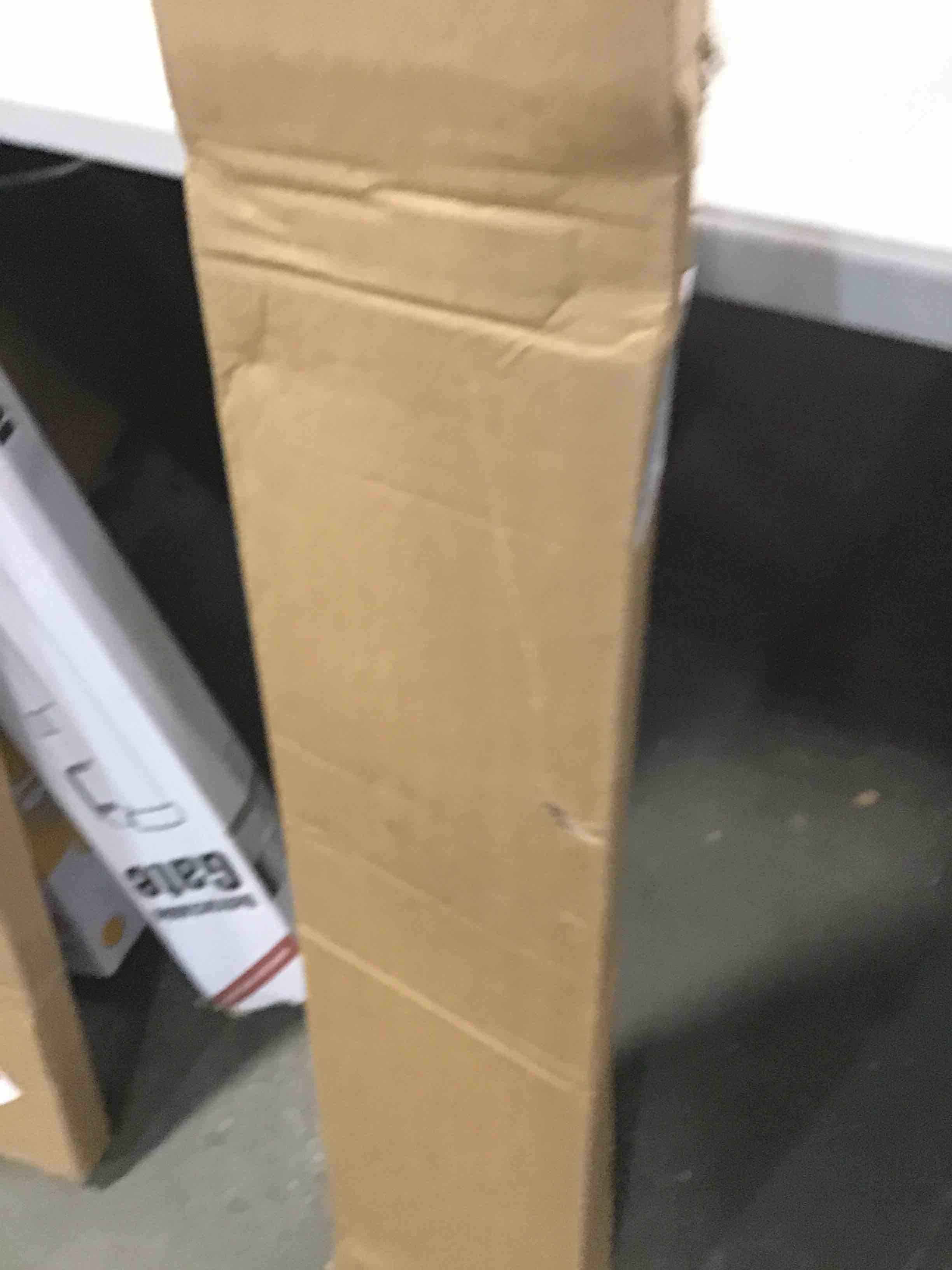 https://s3.amazonaws.com/lotting-images-prod/bidfta/YEL6406263_1717155172652.jpeg