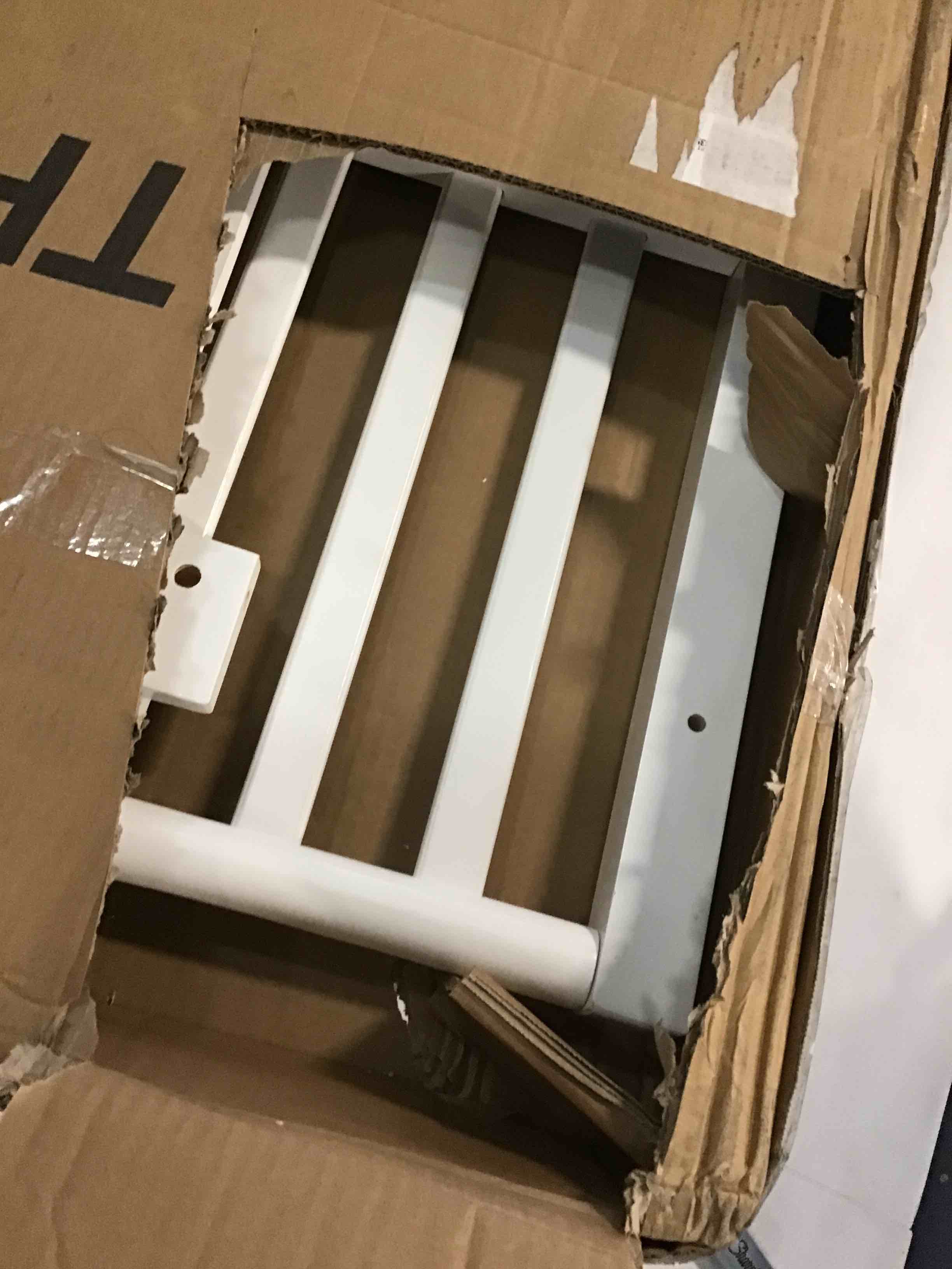https://s3.amazonaws.com/lotting-images-prod/bidfta/YEL6406295_1717158013356.jpeg