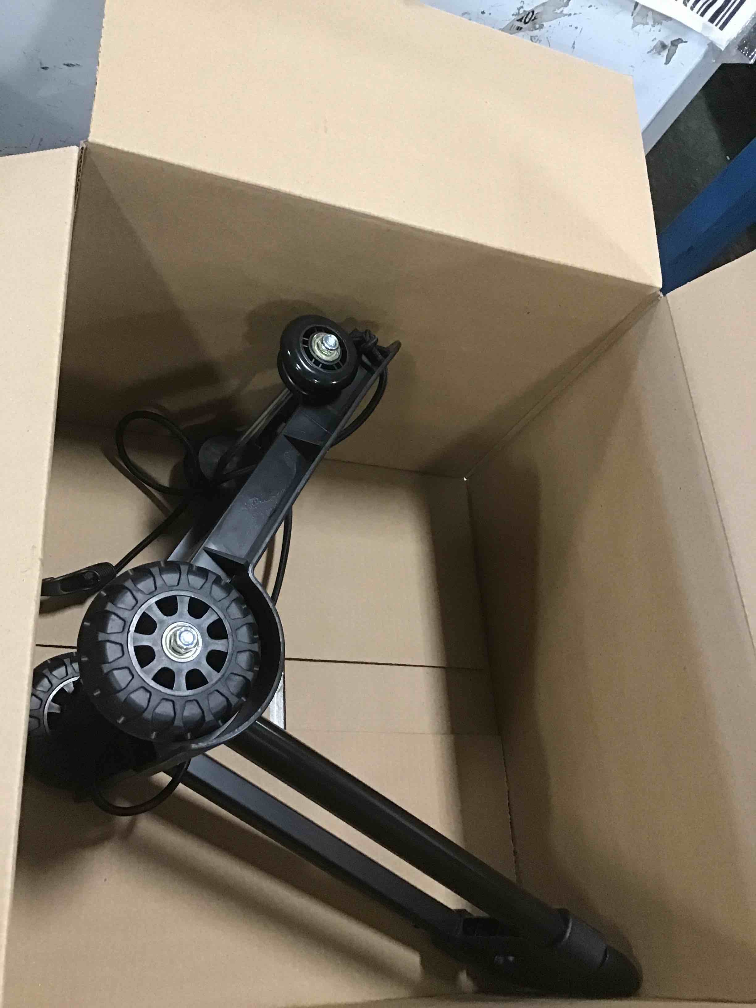 https://s3.amazonaws.com/lotting-images-prod/bidfta/YEL6408157_1717441106925.jpeg