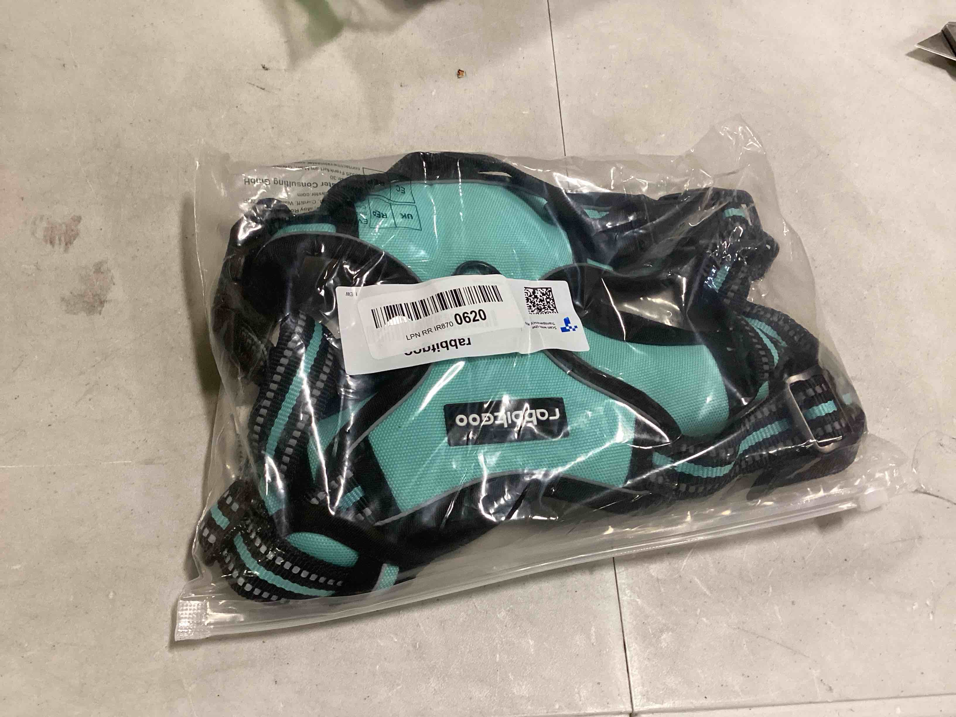 https://s3.amazonaws.com/lotting-images-prod/bidfta/YEL6408506_1716916144982.jpeg