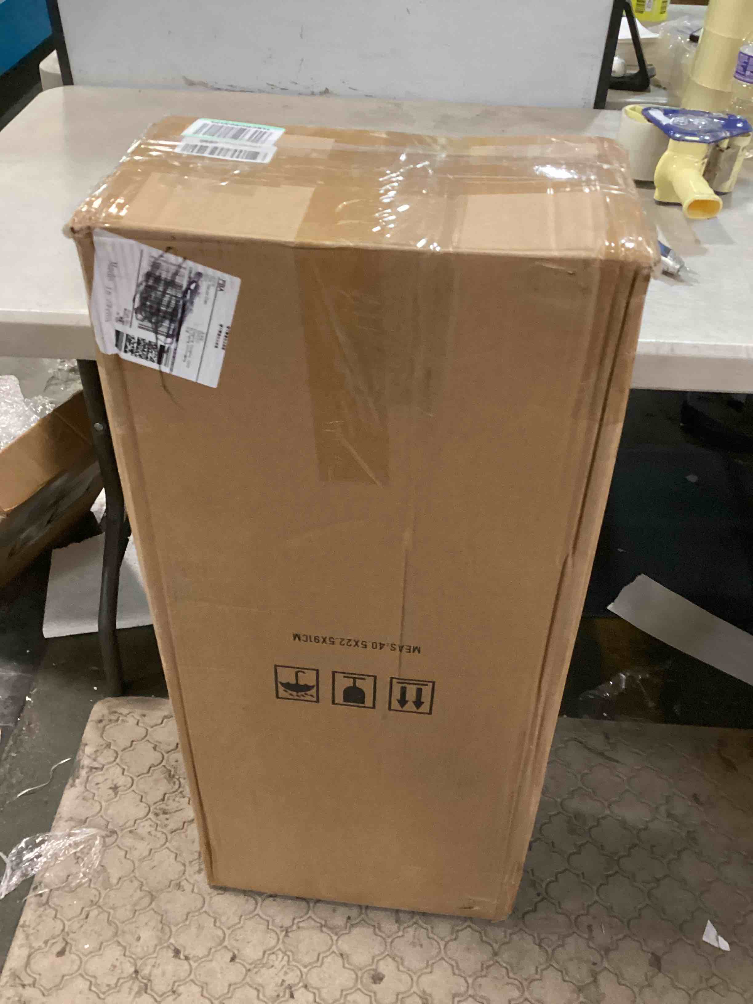 https://s3.amazonaws.com/lotting-images-prod/bidfta/YEL6411832_1717074906569.jpeg