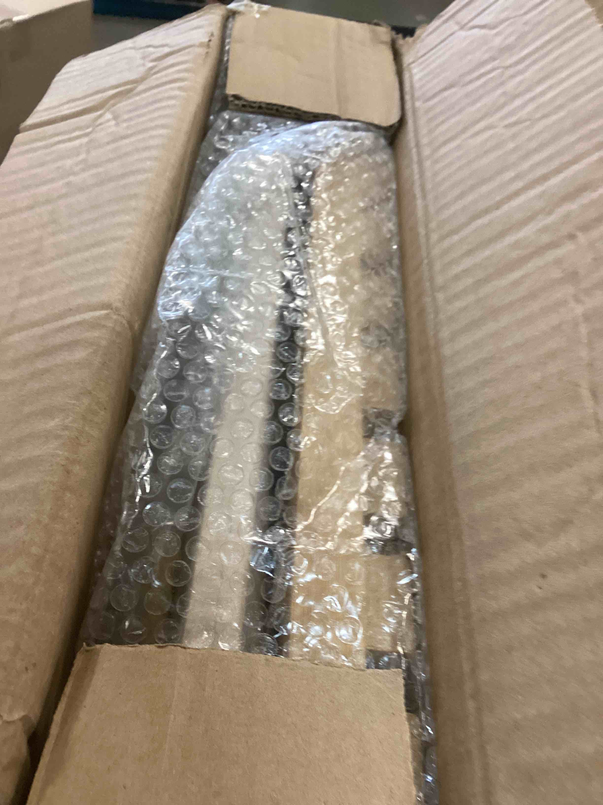 https://s3.amazonaws.com/lotting-images-prod/bidfta/YEL6412405_1717252463772.jpeg
