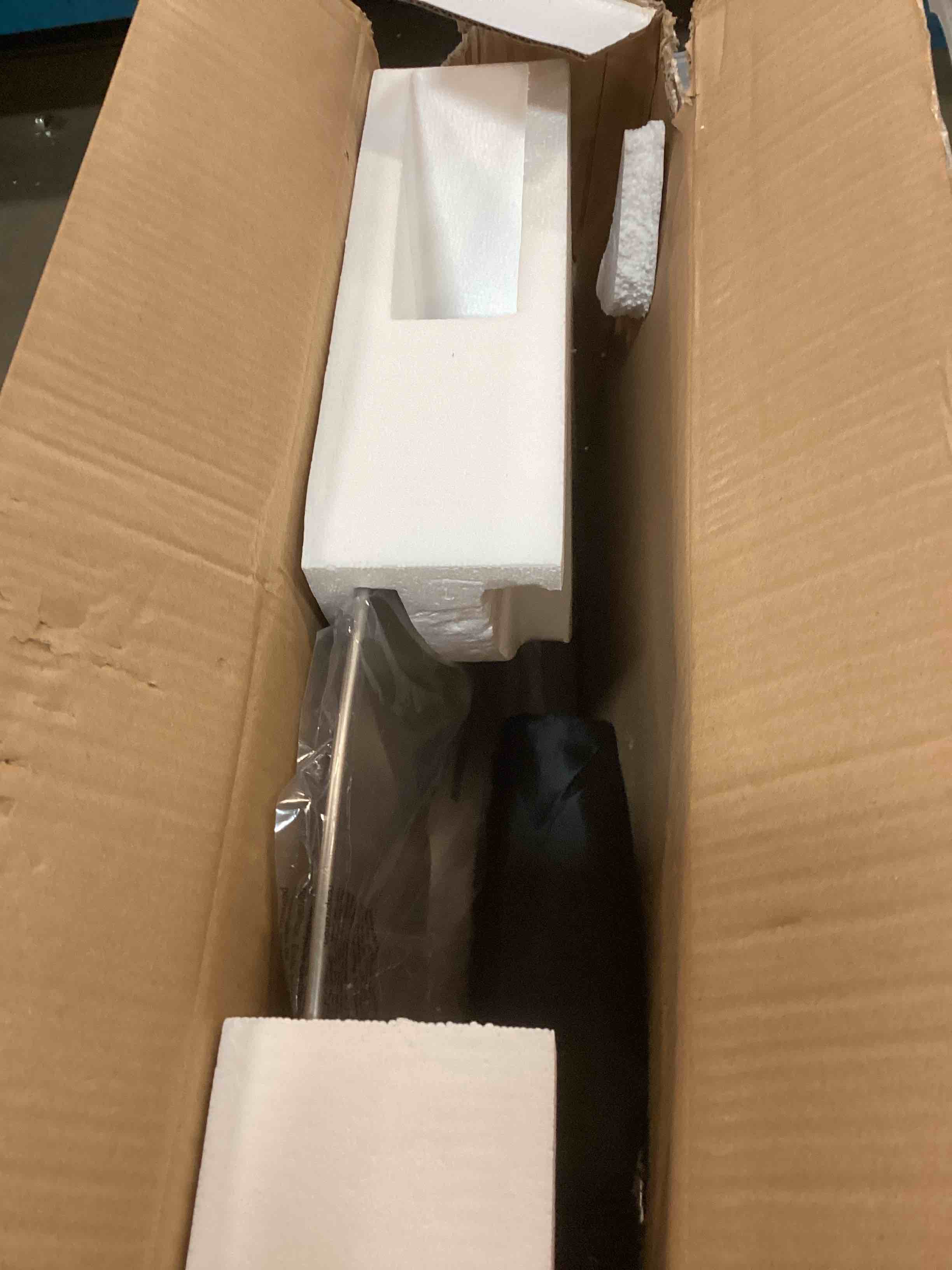 https://s3.amazonaws.com/lotting-images-prod/bidfta/YEL6412479_1717259518853.jpeg