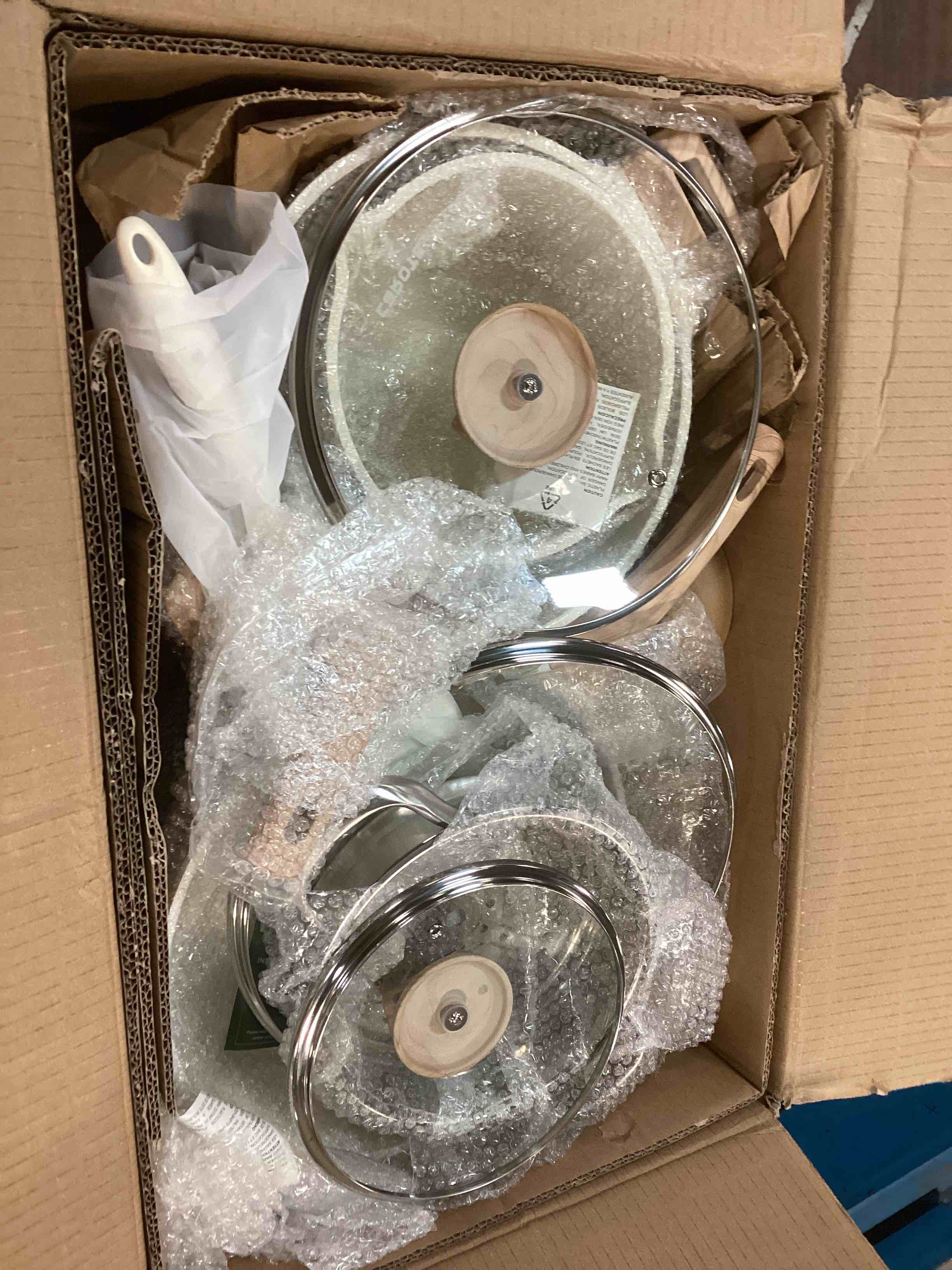 https://s3.amazonaws.com/lotting-images-prod/bidfta/YEL6412705_1717436912264.jpeg