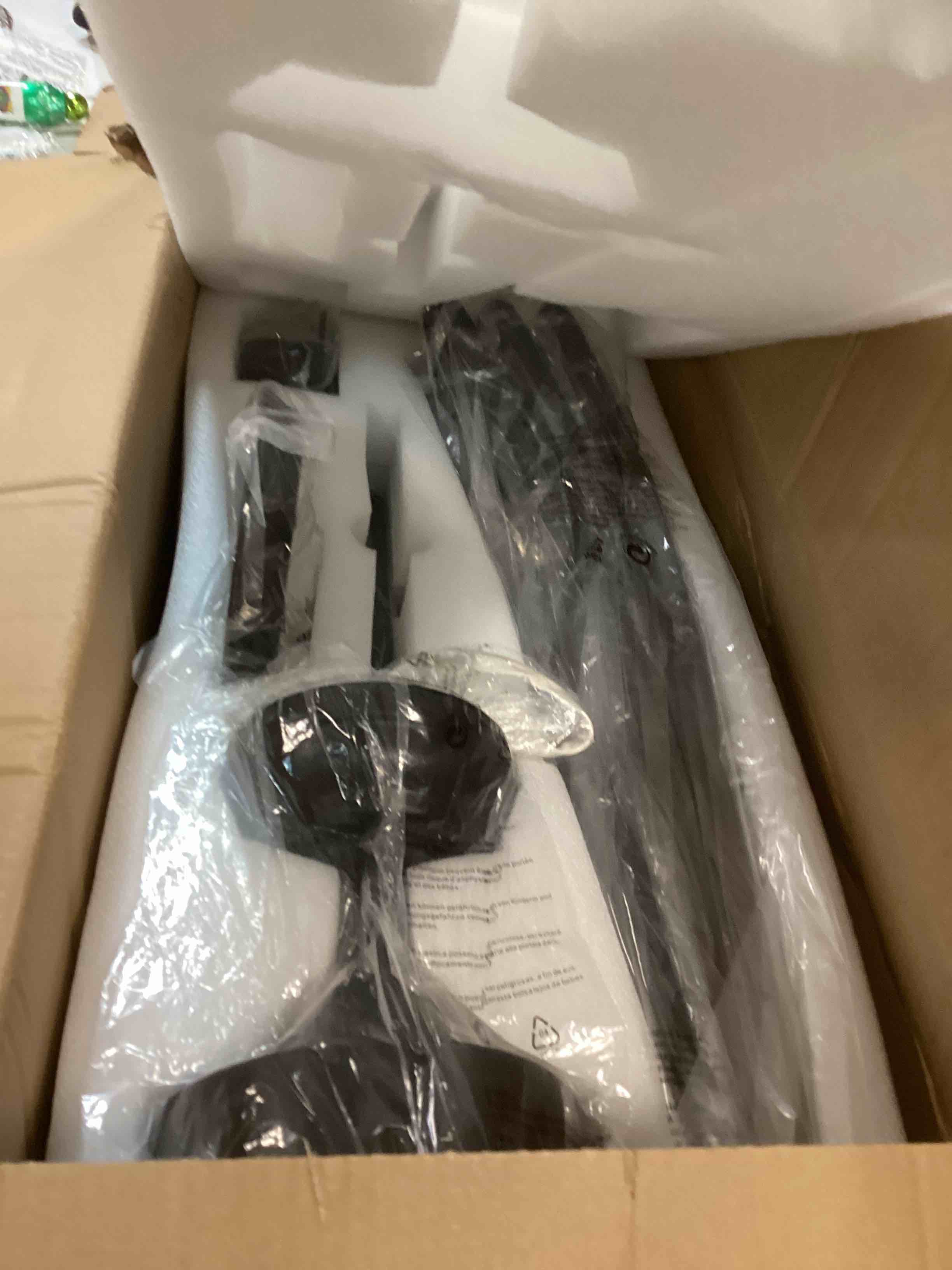 https://s3.amazonaws.com/lotting-images-prod/bidfta/YEL6412751_1717442667800.jpeg