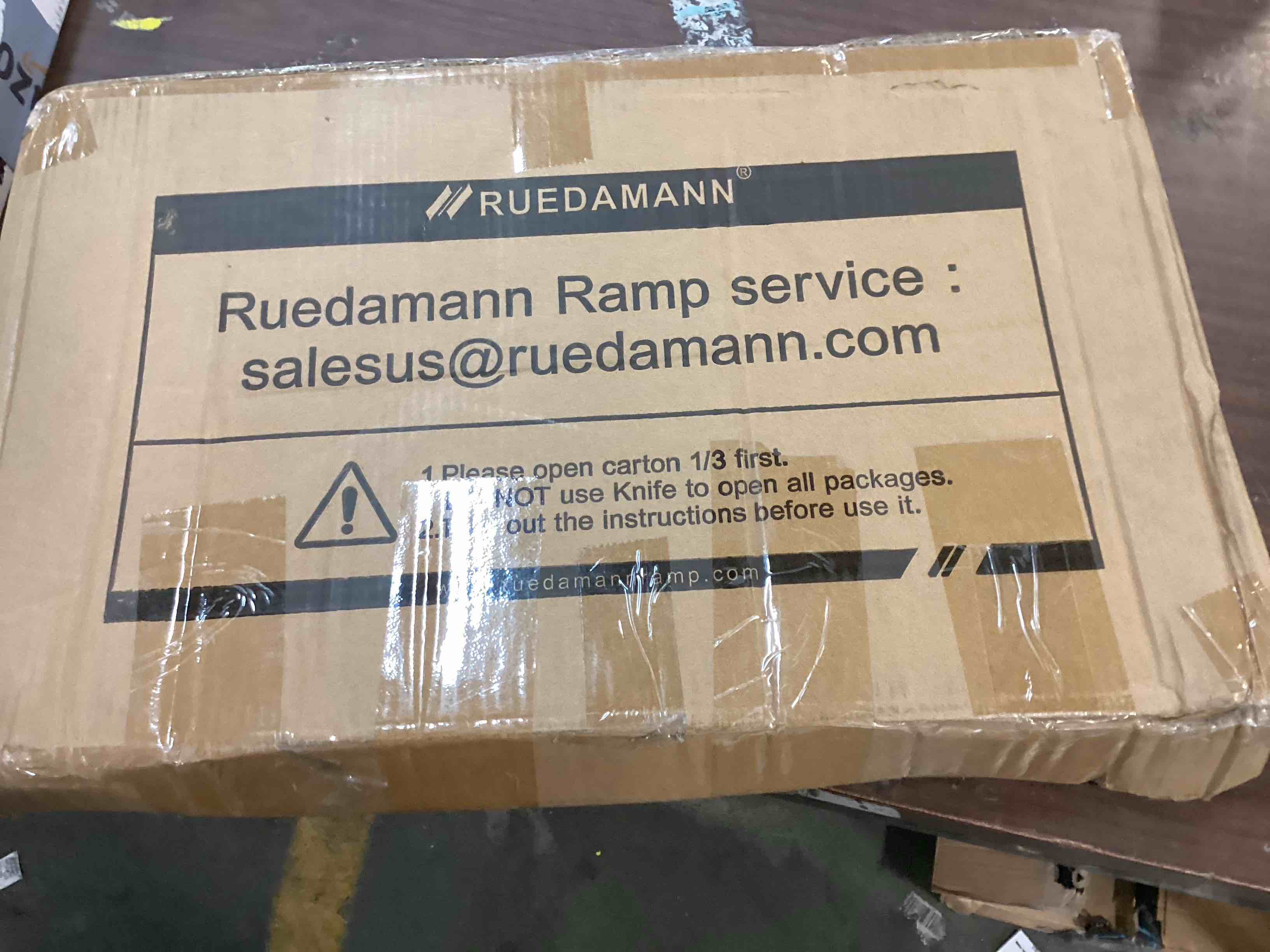 https://s3.amazonaws.com/lotting-images-prod/bidfta/YEL6413487_1719245943507.jpeg