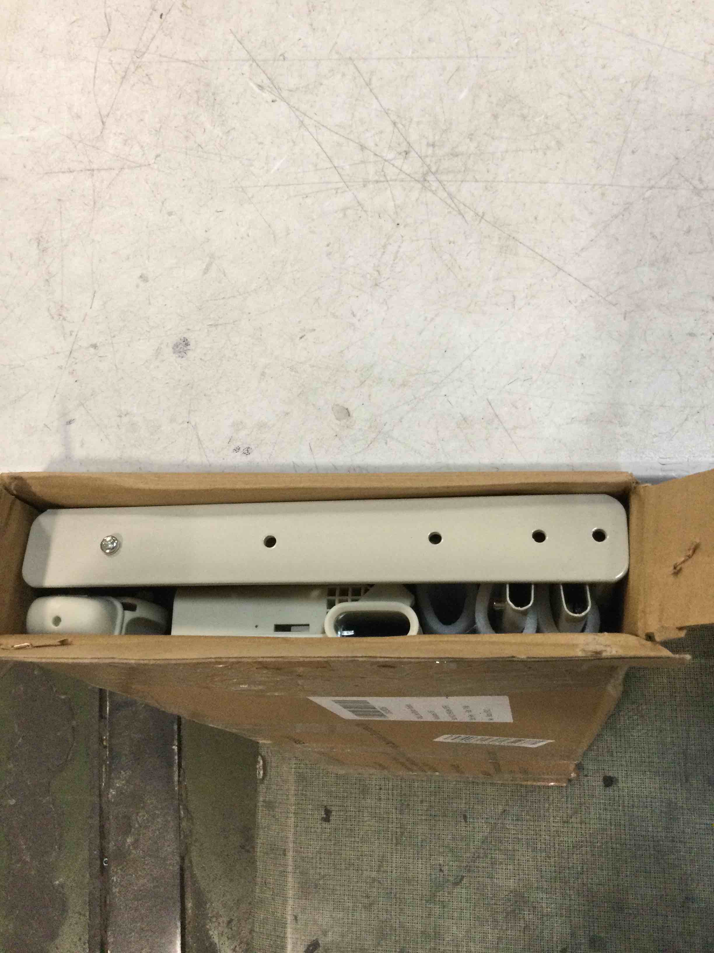https://s3.amazonaws.com/lotting-images-prod/bidfta/YEL6413658_1719287009394.jpeg