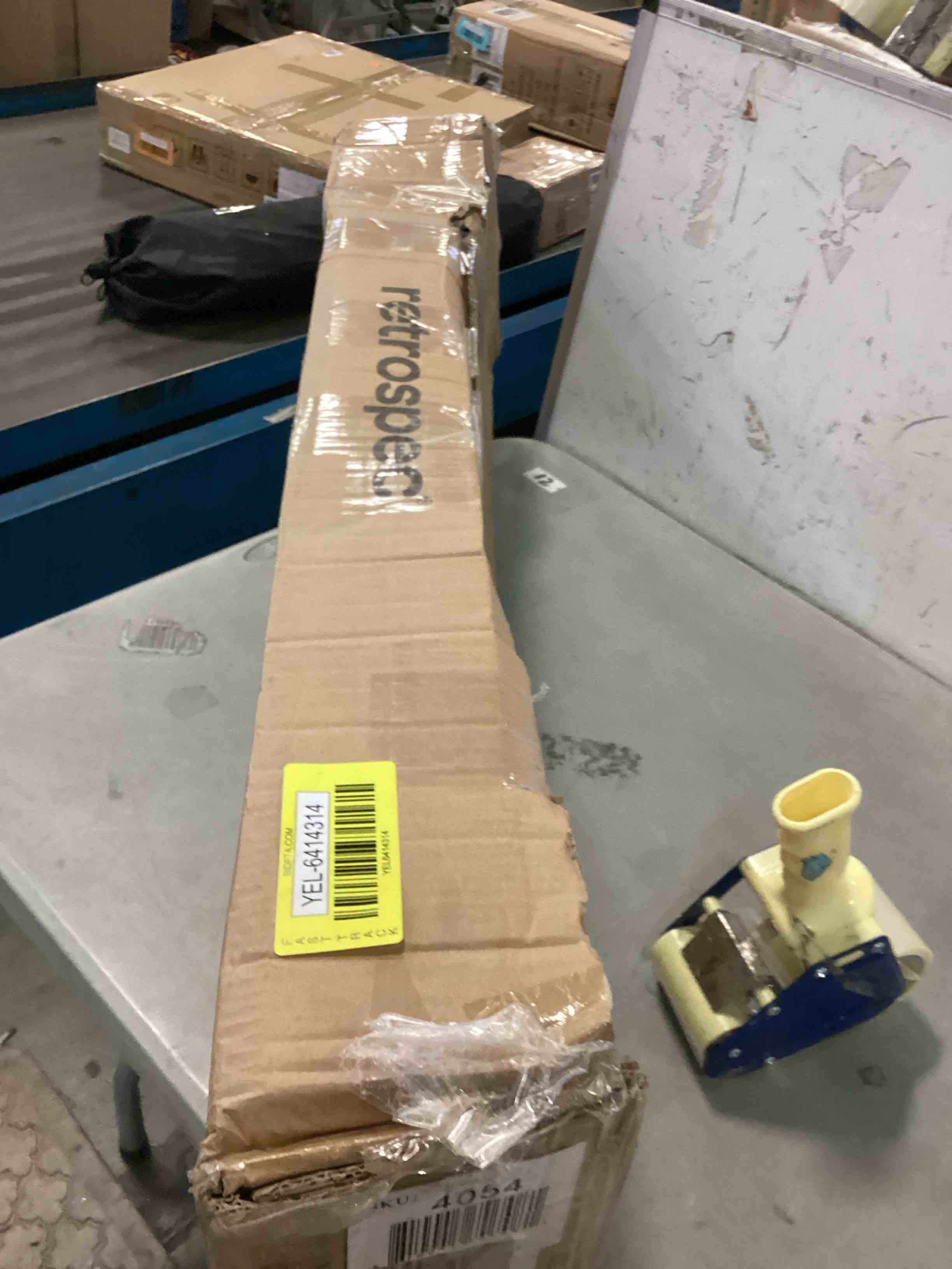 https://s3.amazonaws.com/lotting-images-prod/bidfta/YEL6414314_1719928492162.jpeg