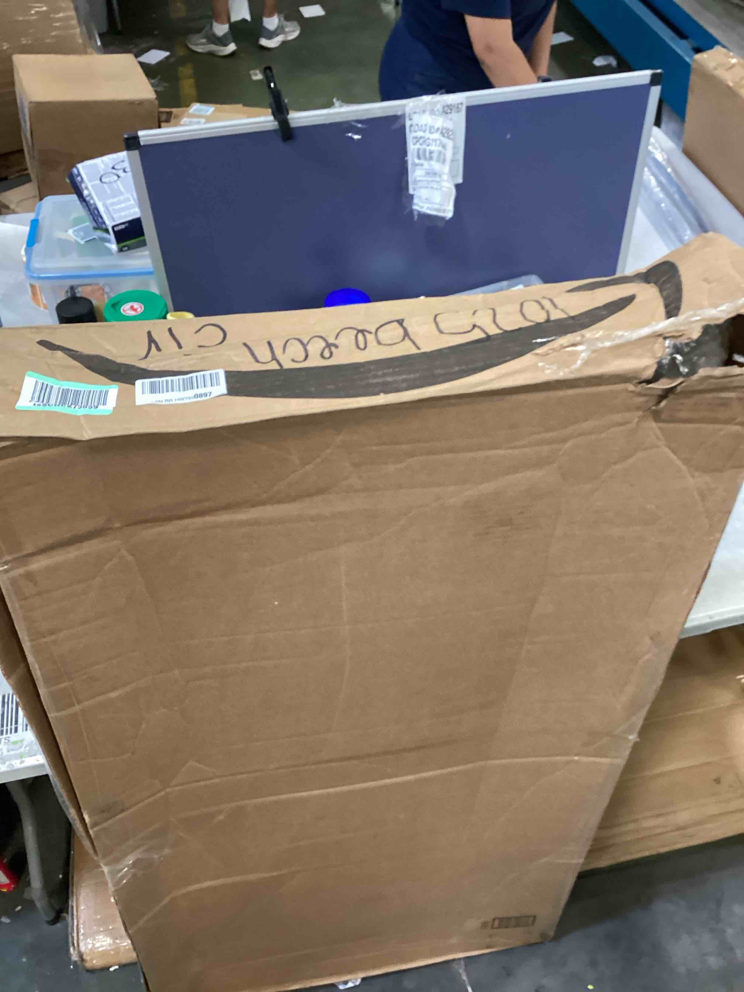 https://s3.amazonaws.com/lotting-images-prod/bidfta/YEL6414775_1718381726576.jpeg
