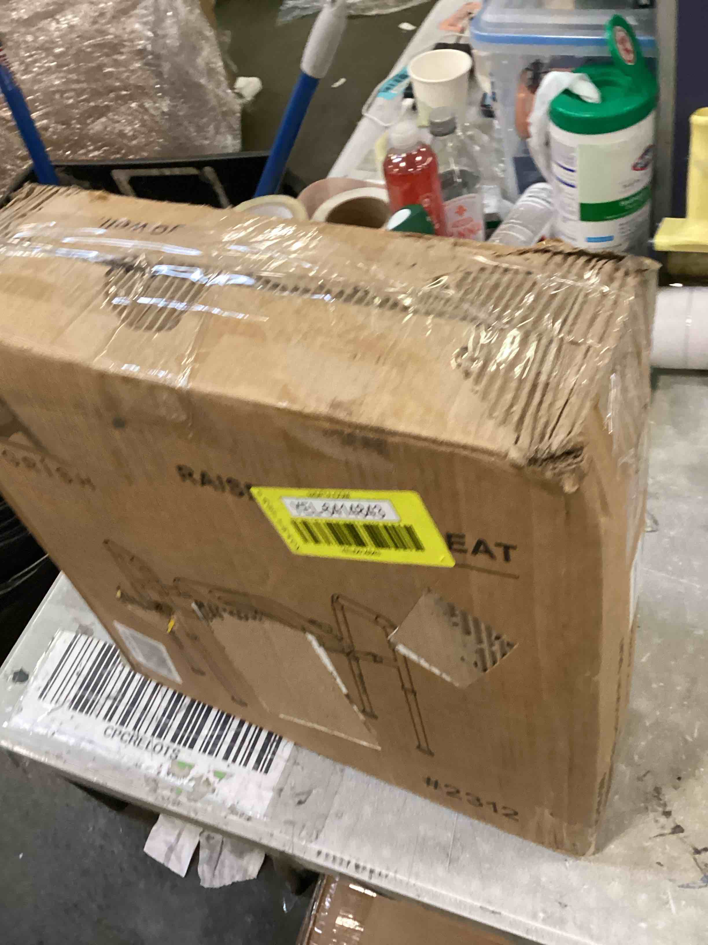 https://s3.amazonaws.com/lotting-images-prod/bidfta/YEL6414843_1718393781760.jpeg